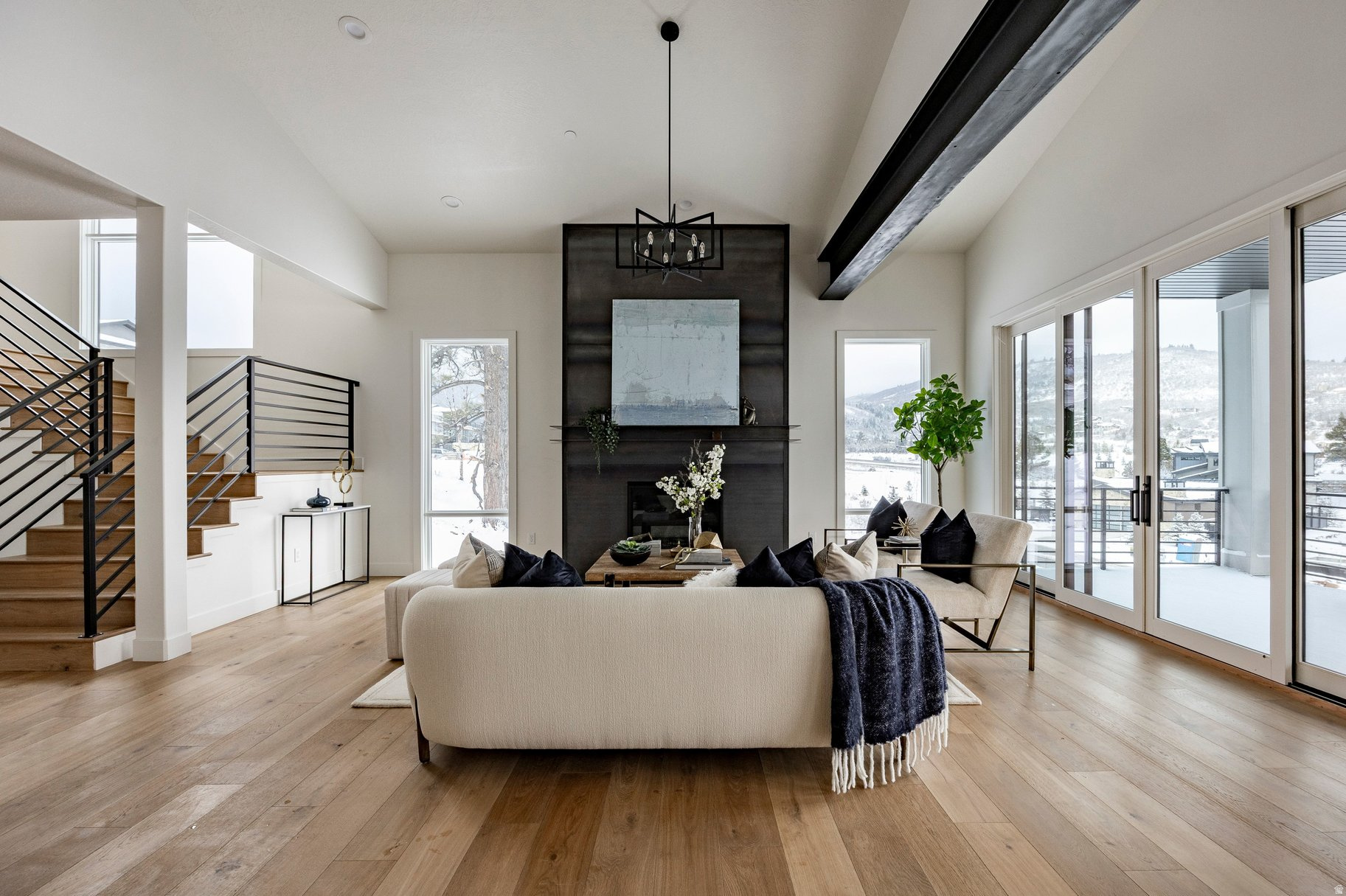 DISCOVERY RIDGE - Residential