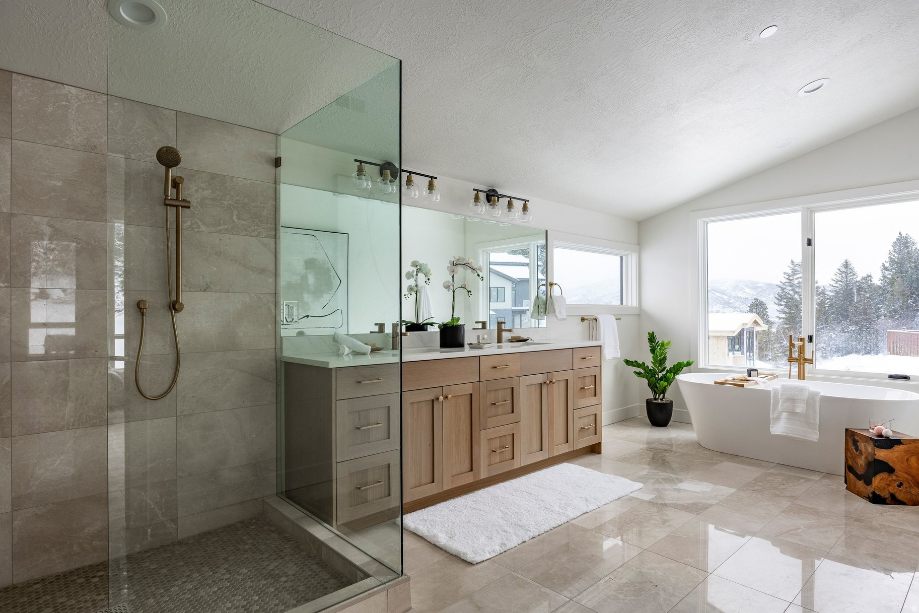 DISCOVERY RIDGE - Residential