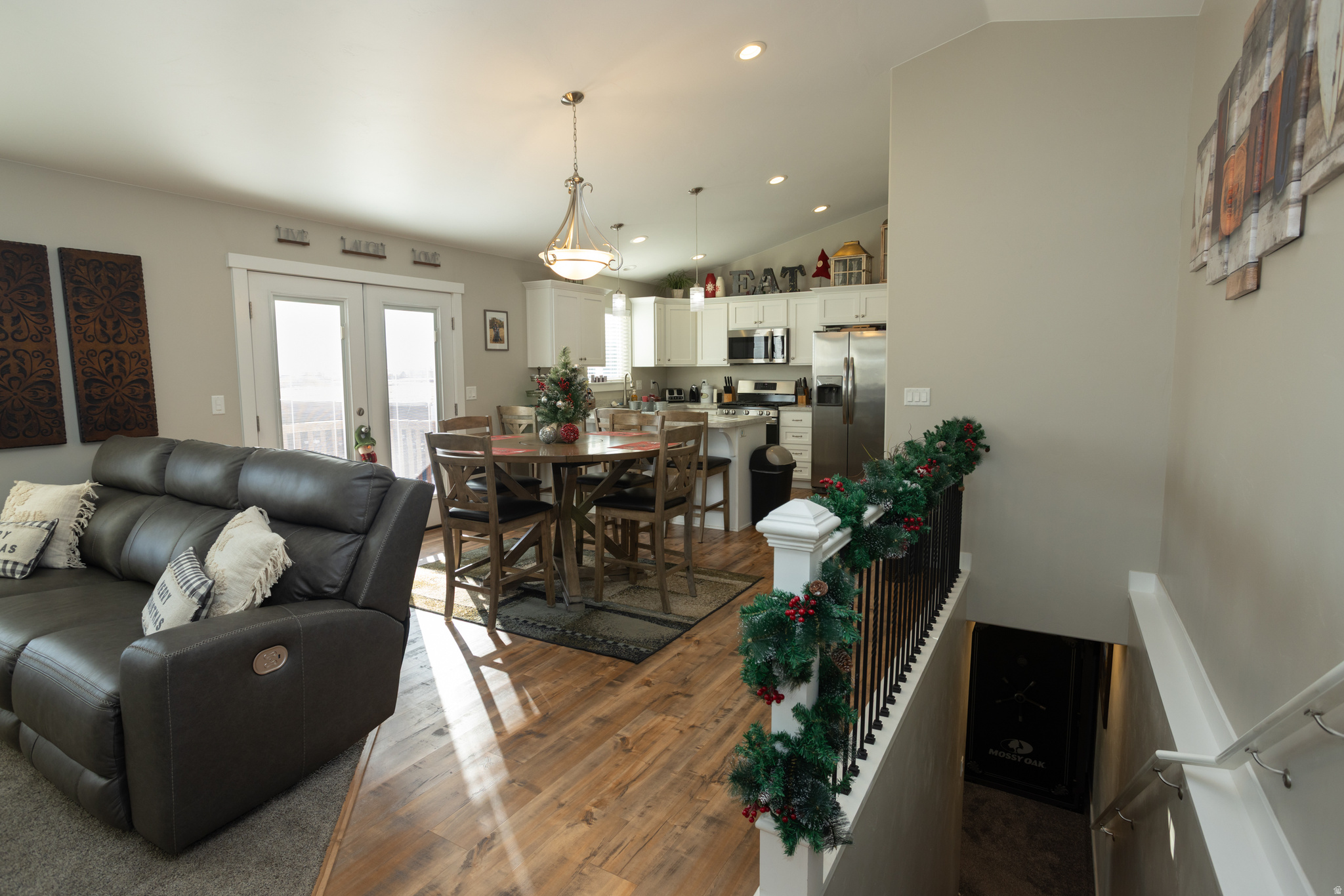 POULSON ESTATES - Residential