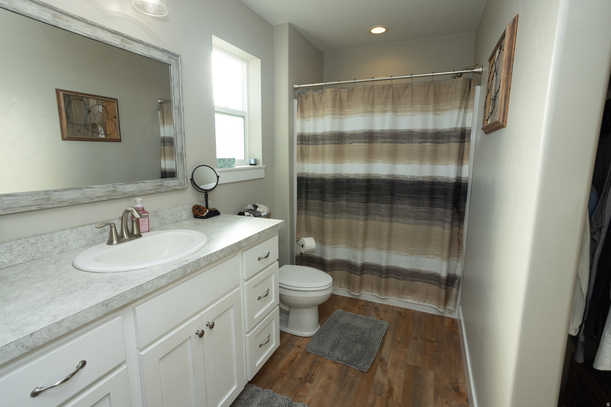 POULSON ESTATES - Residential