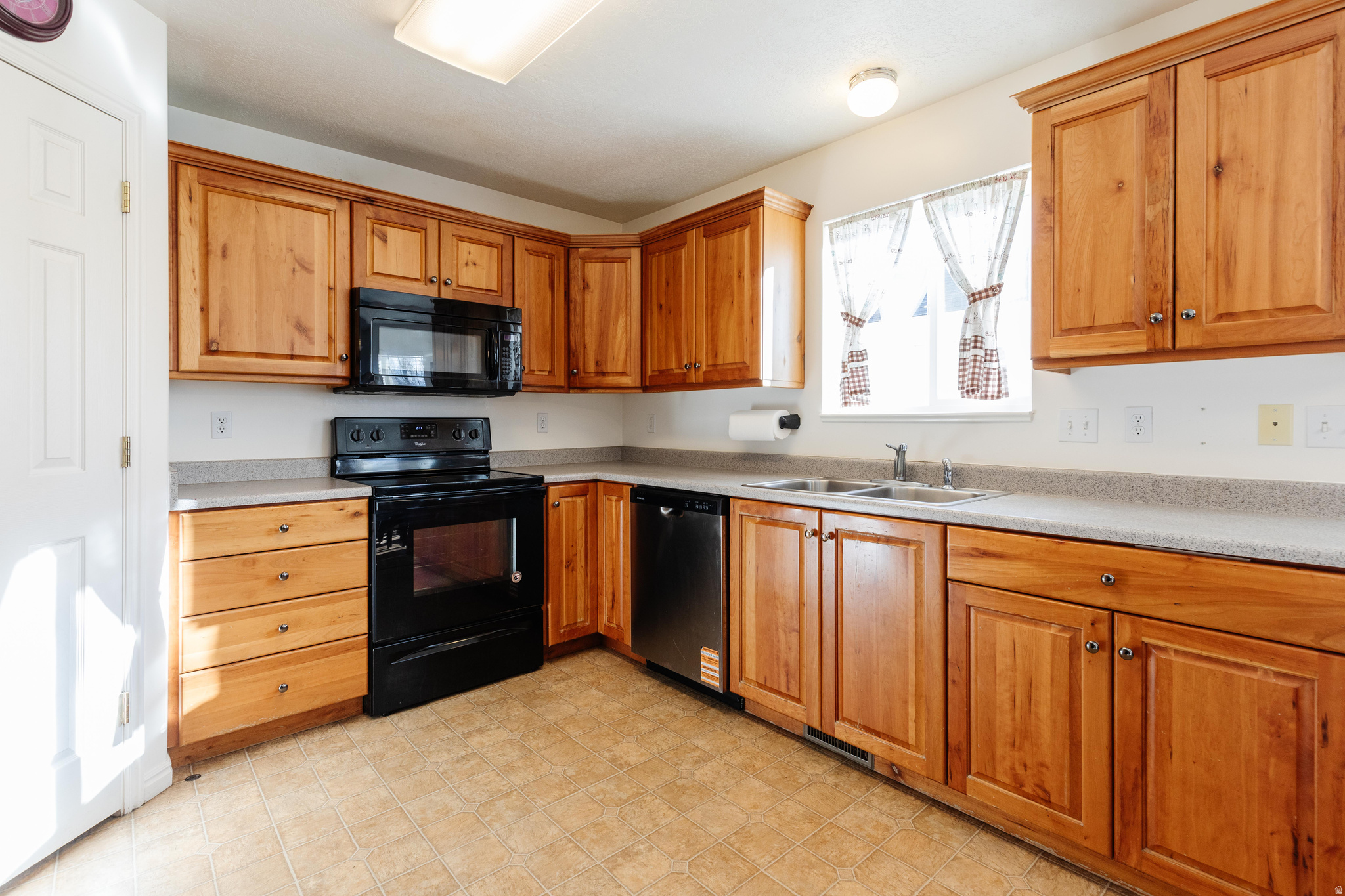 SOUTHRIDGE ACRES - Residential