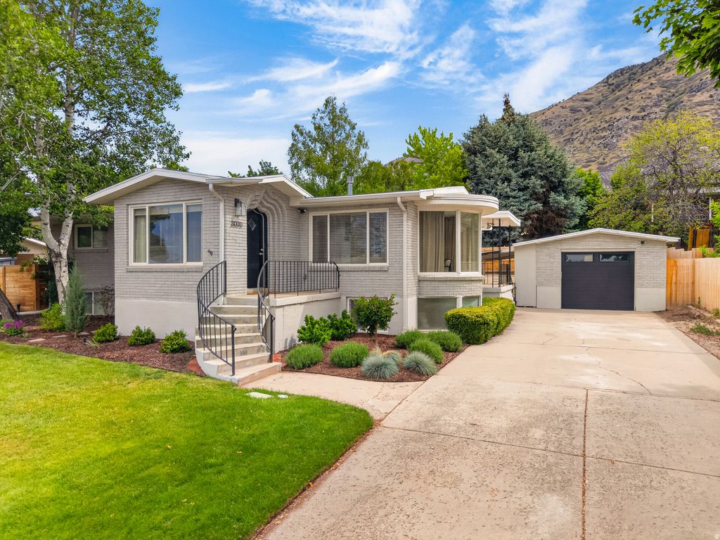 Photo of 3030 CHEROKEE LN, Provo, UT 84604 (MLS # 2158042)