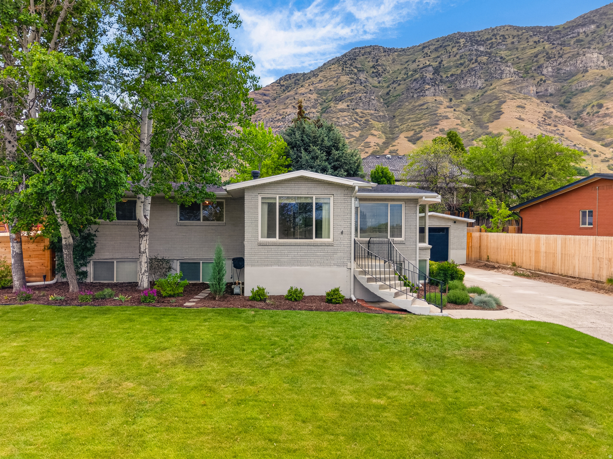 INDIAN HILLS - Residential