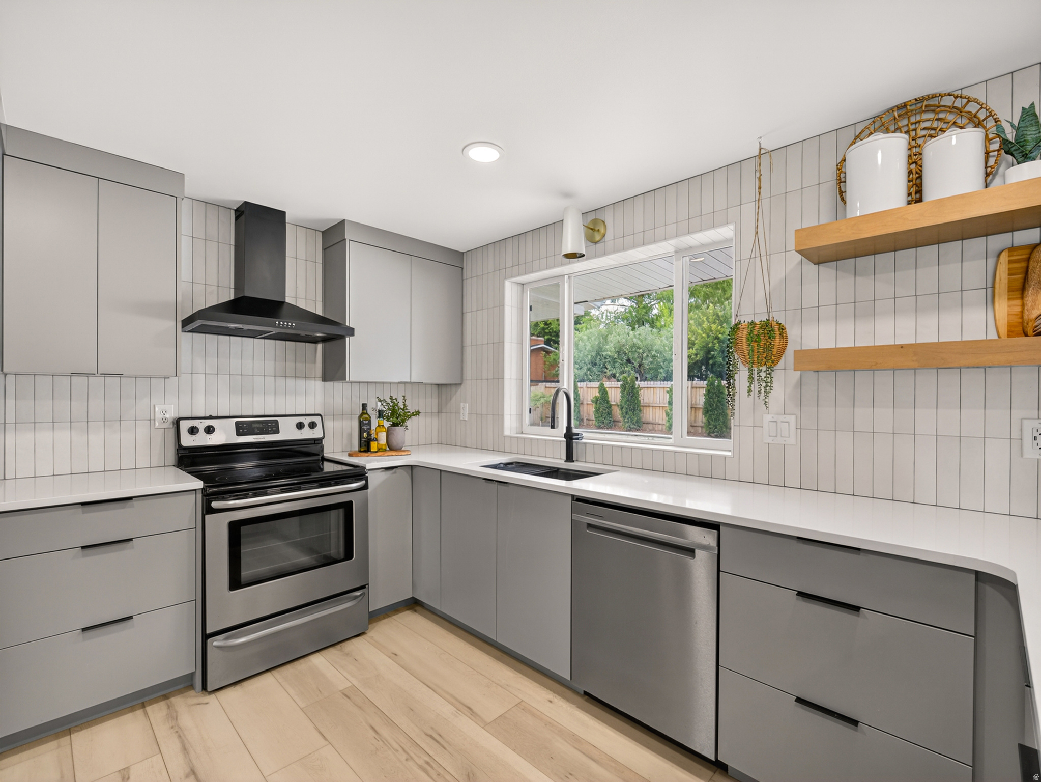 INDIAN HILLS - Residential