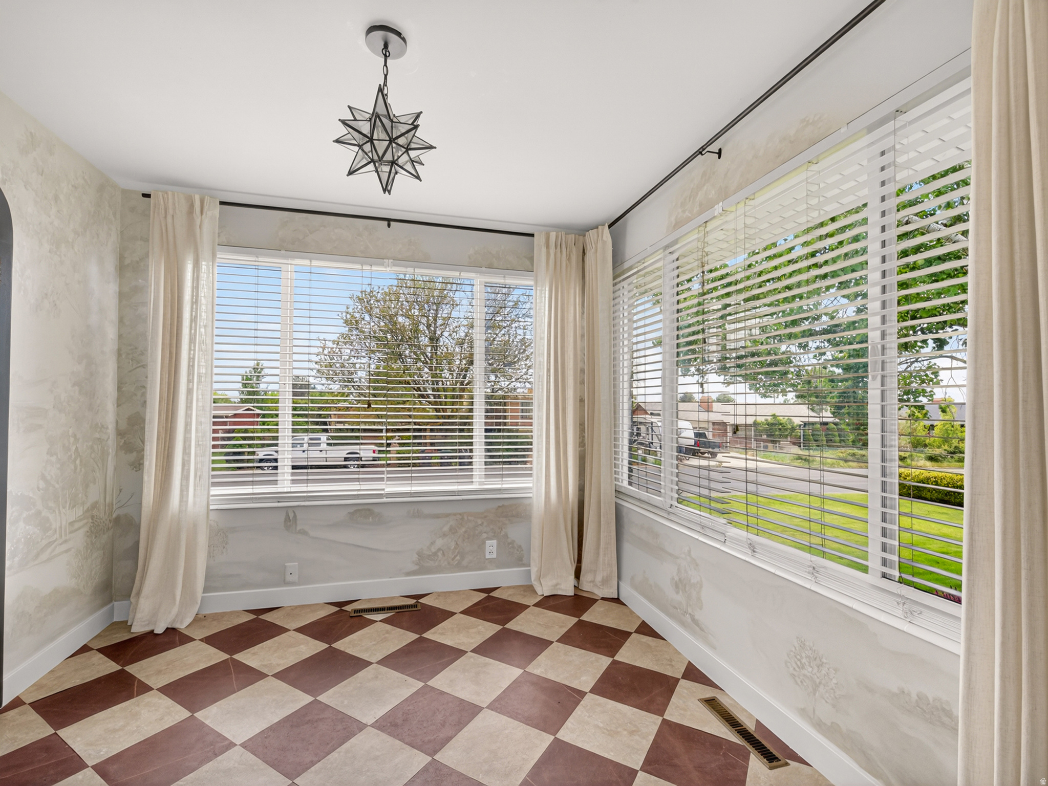 INDIAN HILLS - Residential