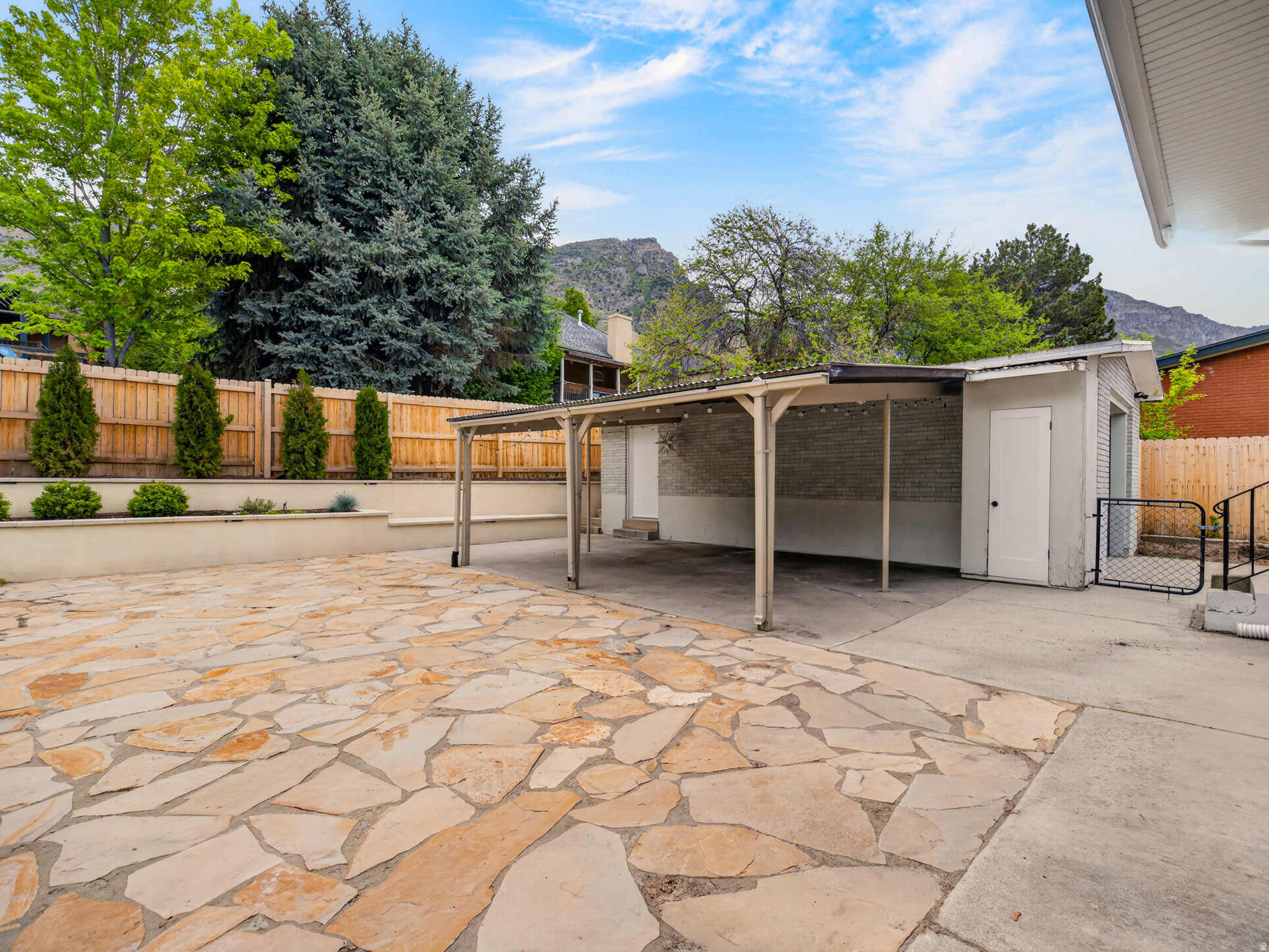 INDIAN HILLS - Residential