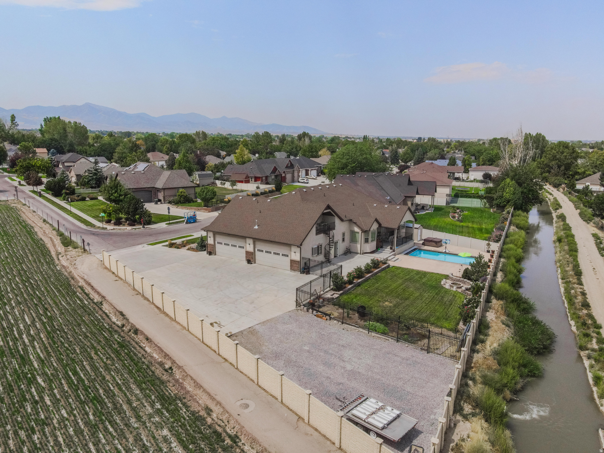 LINCOLN ESTATES # 5 - Residential