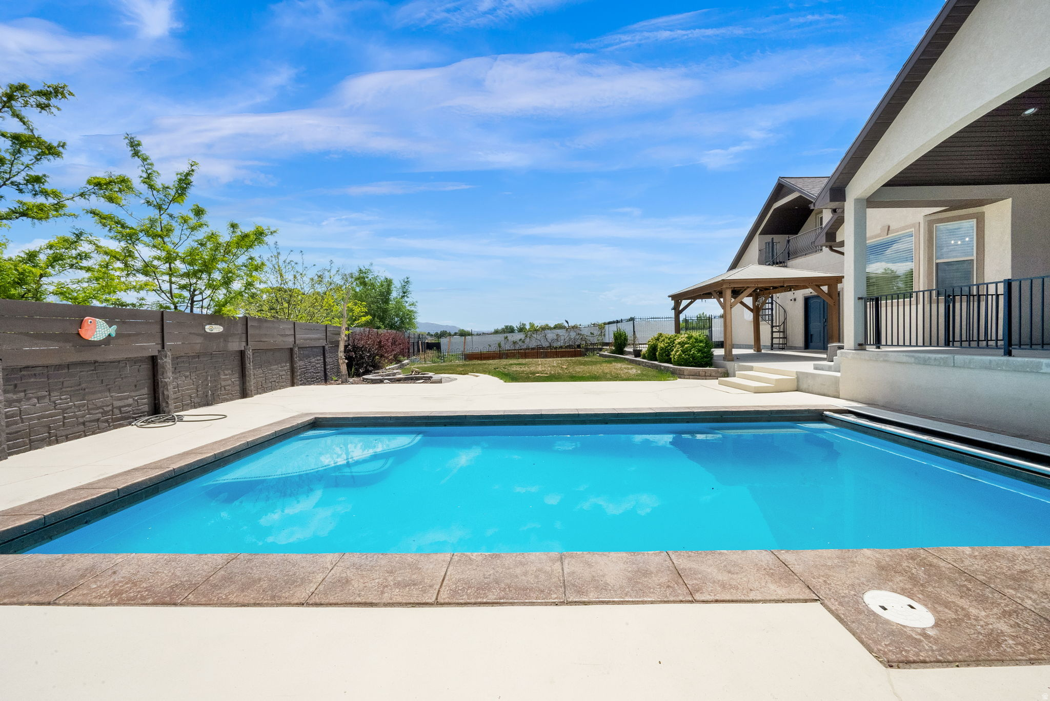 LINCOLN ESTATES # 5 - Residential