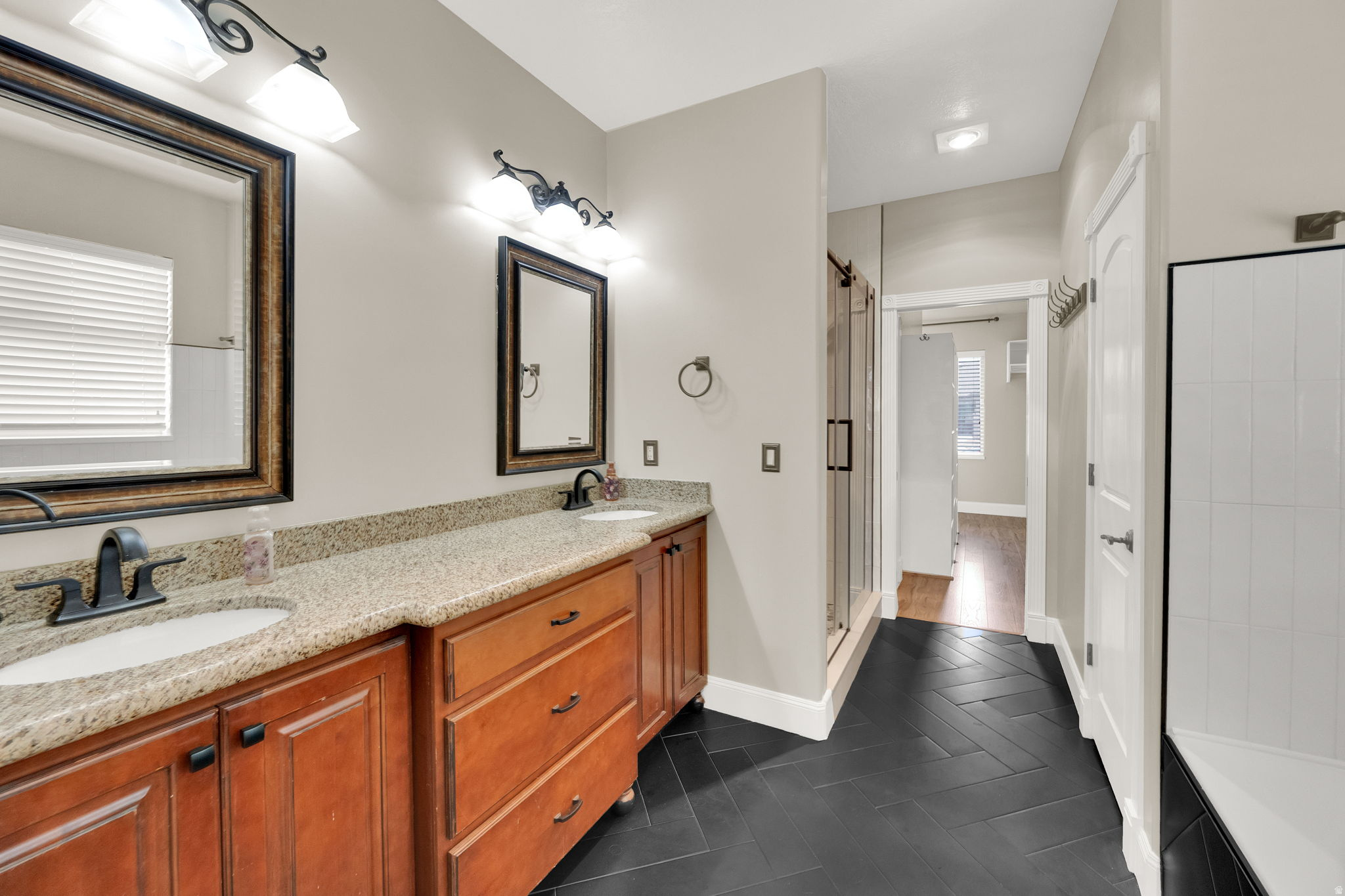LINCOLN ESTATES # 5 - Residential