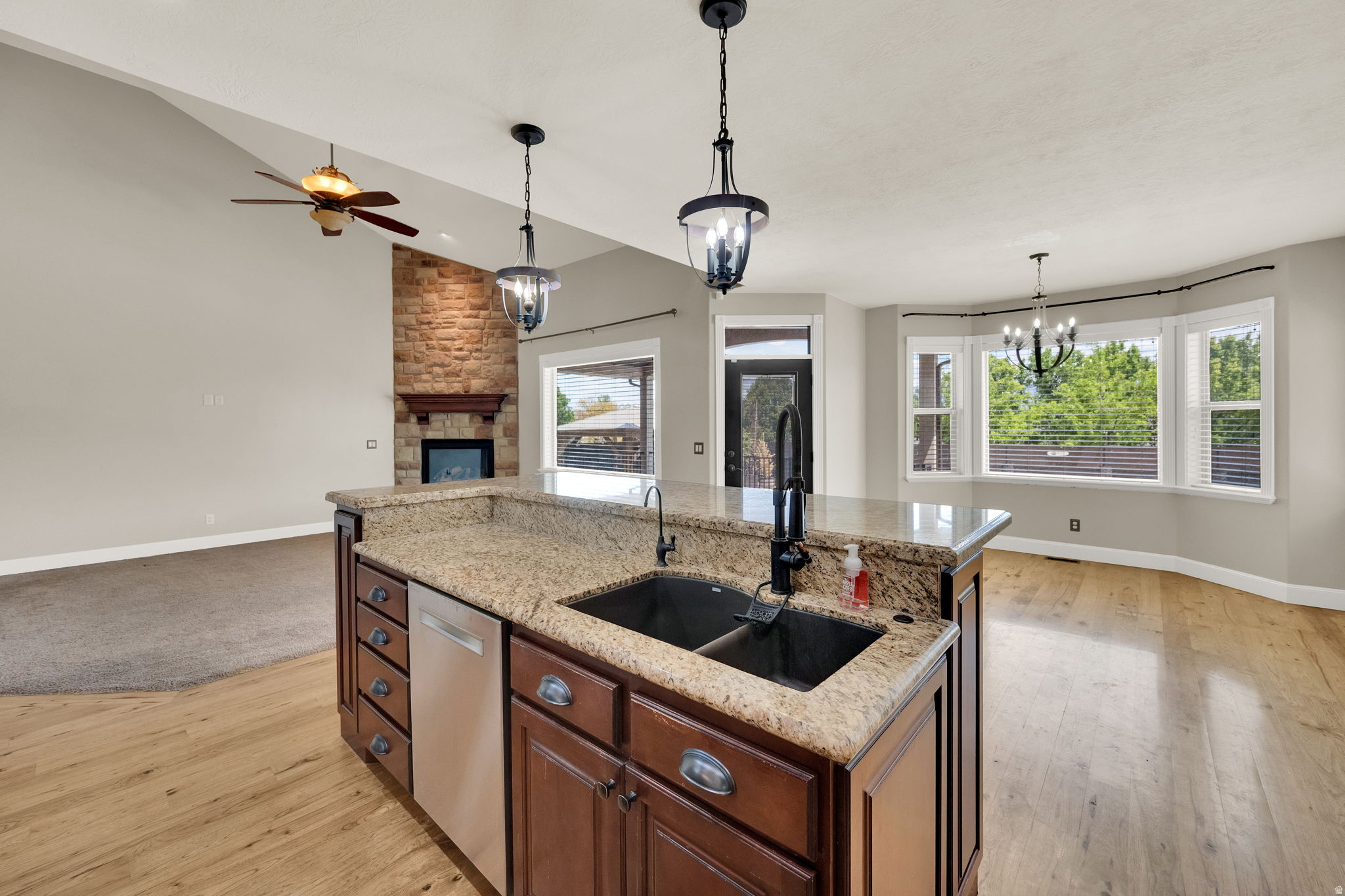 LINCOLN ESTATES # 5 - Residential