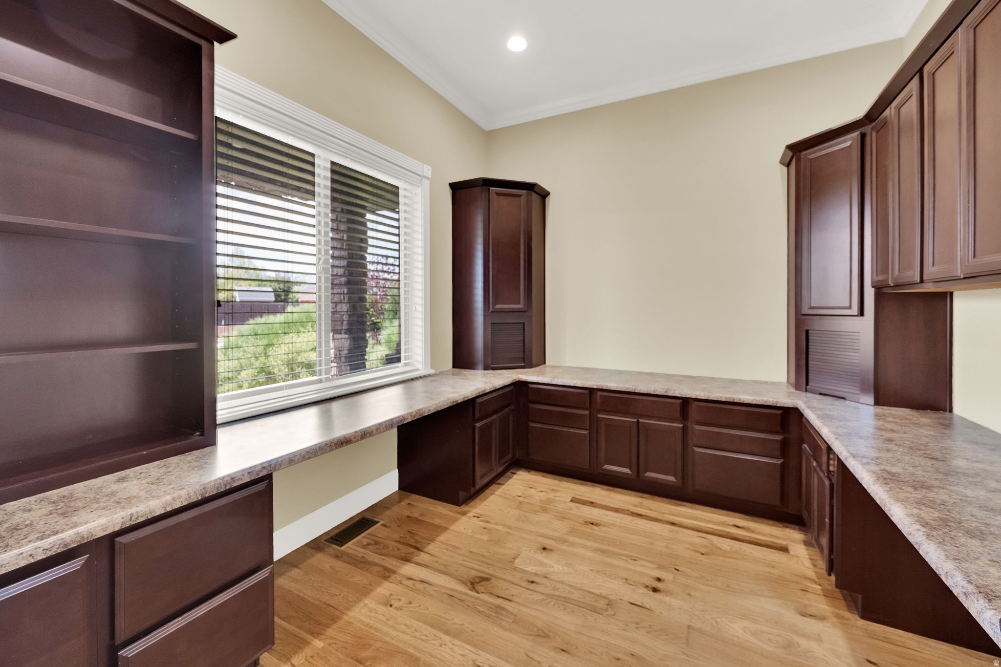 LINCOLN ESTATES # 5 - Residential
