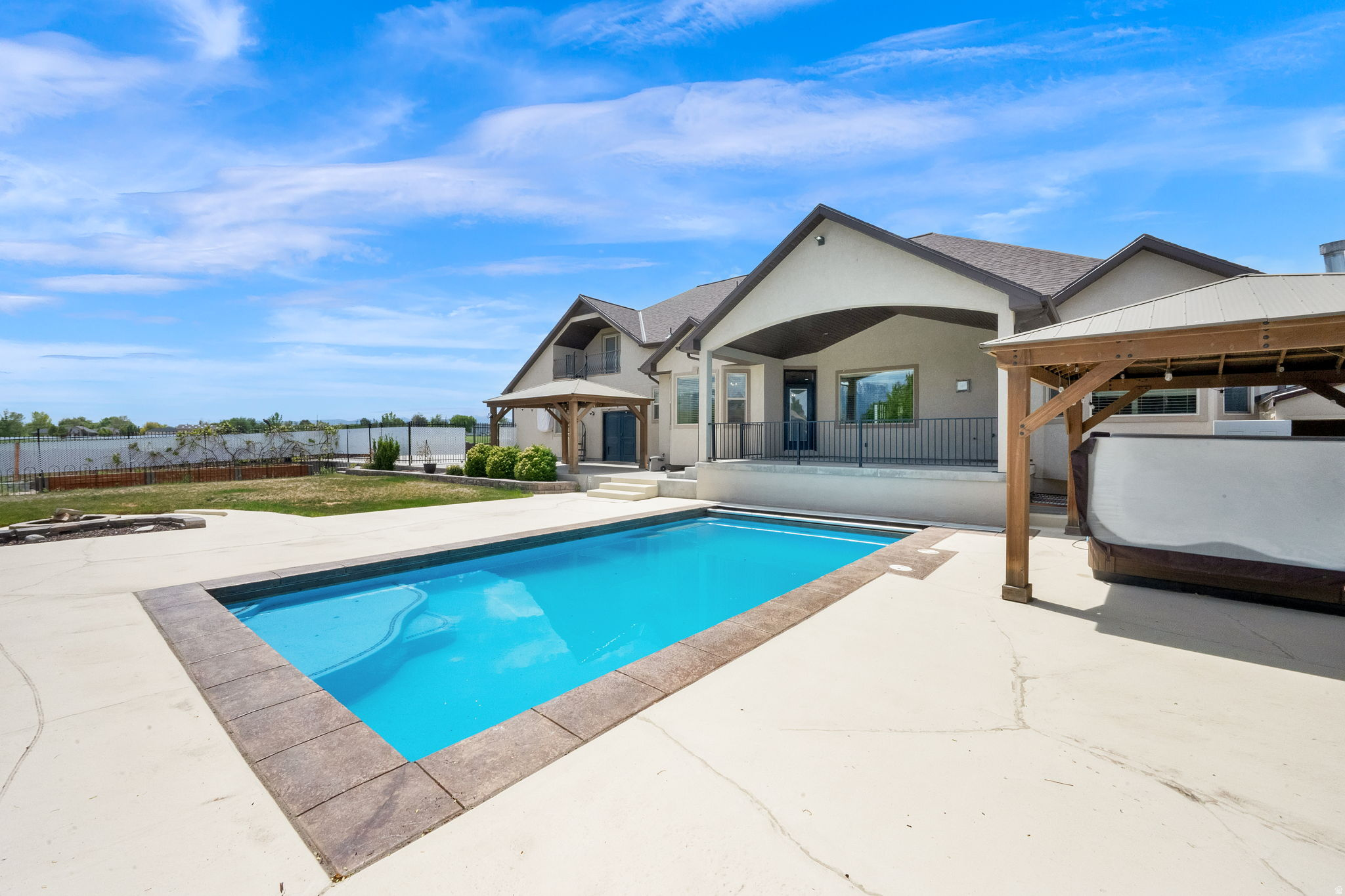 LINCOLN ESTATES # 5 - Residential