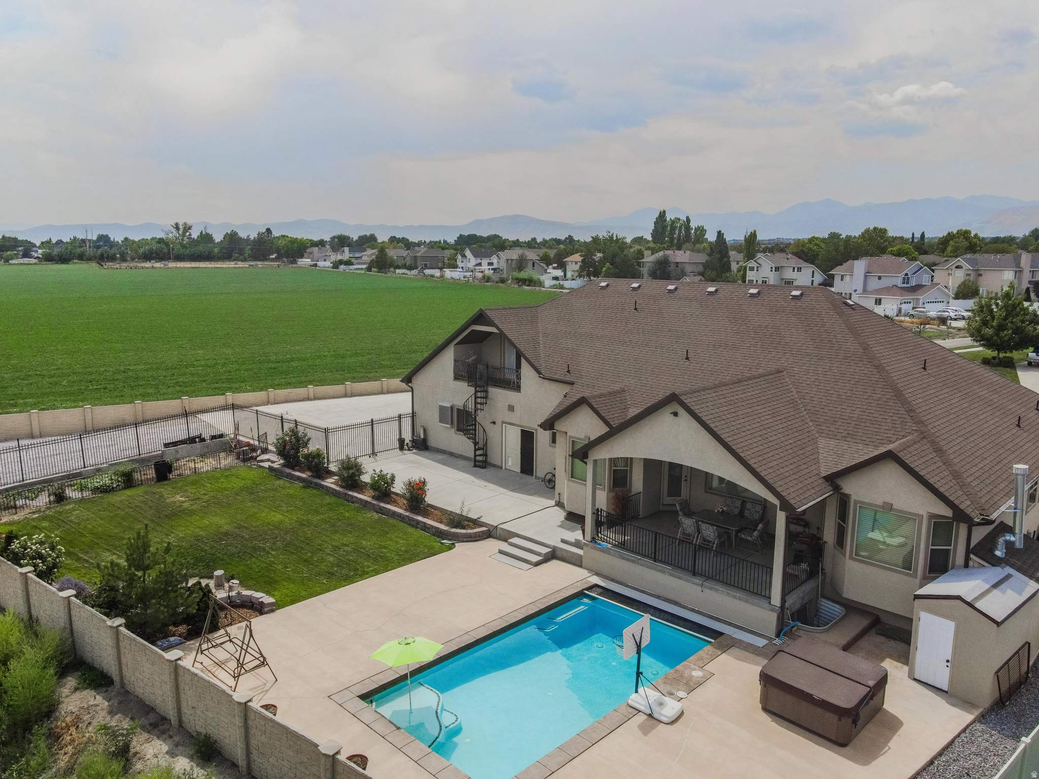 LINCOLN ESTATES # 5 - Residential