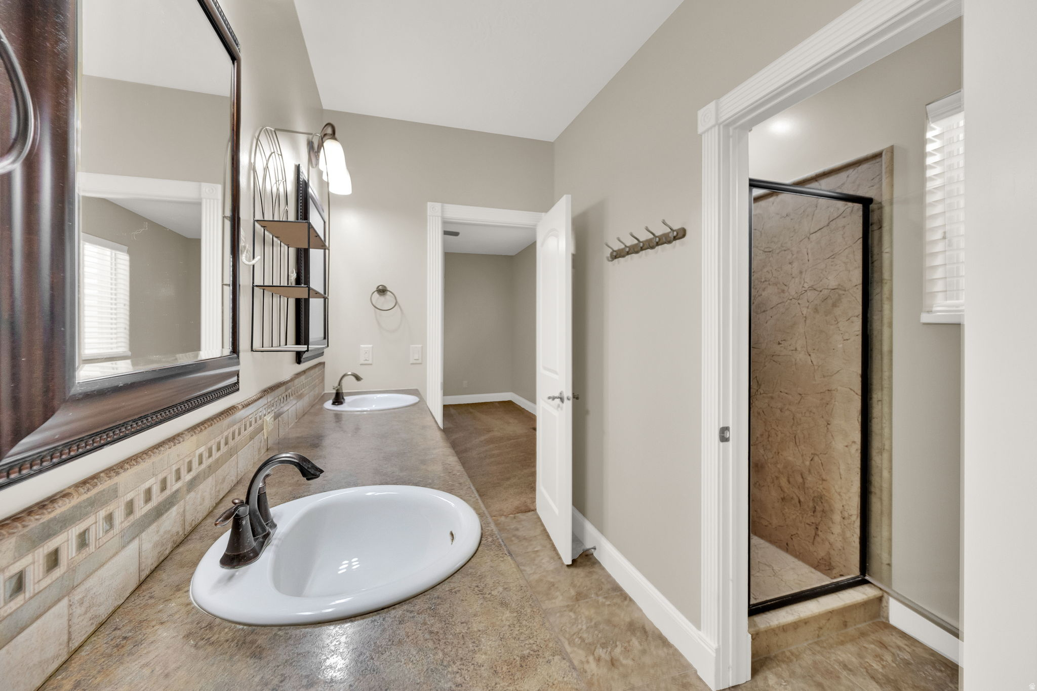 LINCOLN ESTATES # 5 - Residential