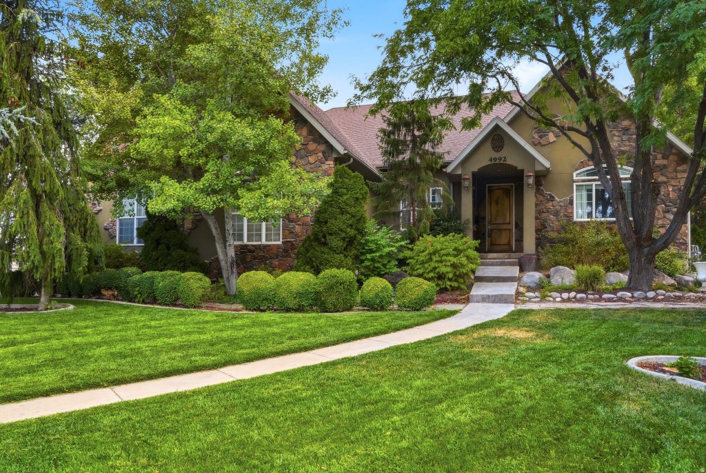 Photo of 4992 S QUERCUS CV W, Salt Lake City, UT 84123 (MLS # 2181617)