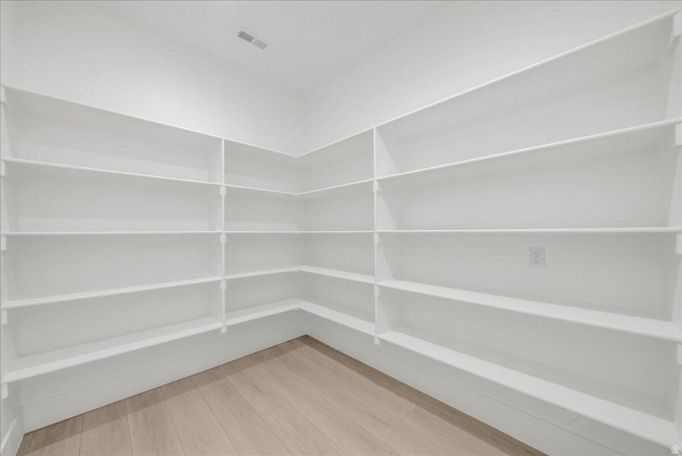 MAPLE ESTATES PH 5 - Residential