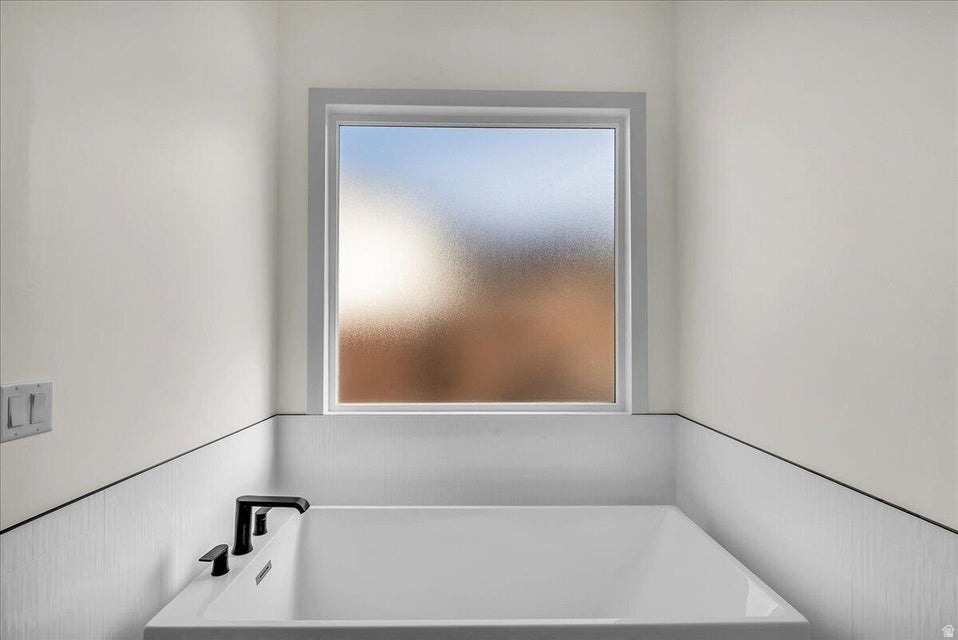 MAPLE ESTATES PH 5 - Residential