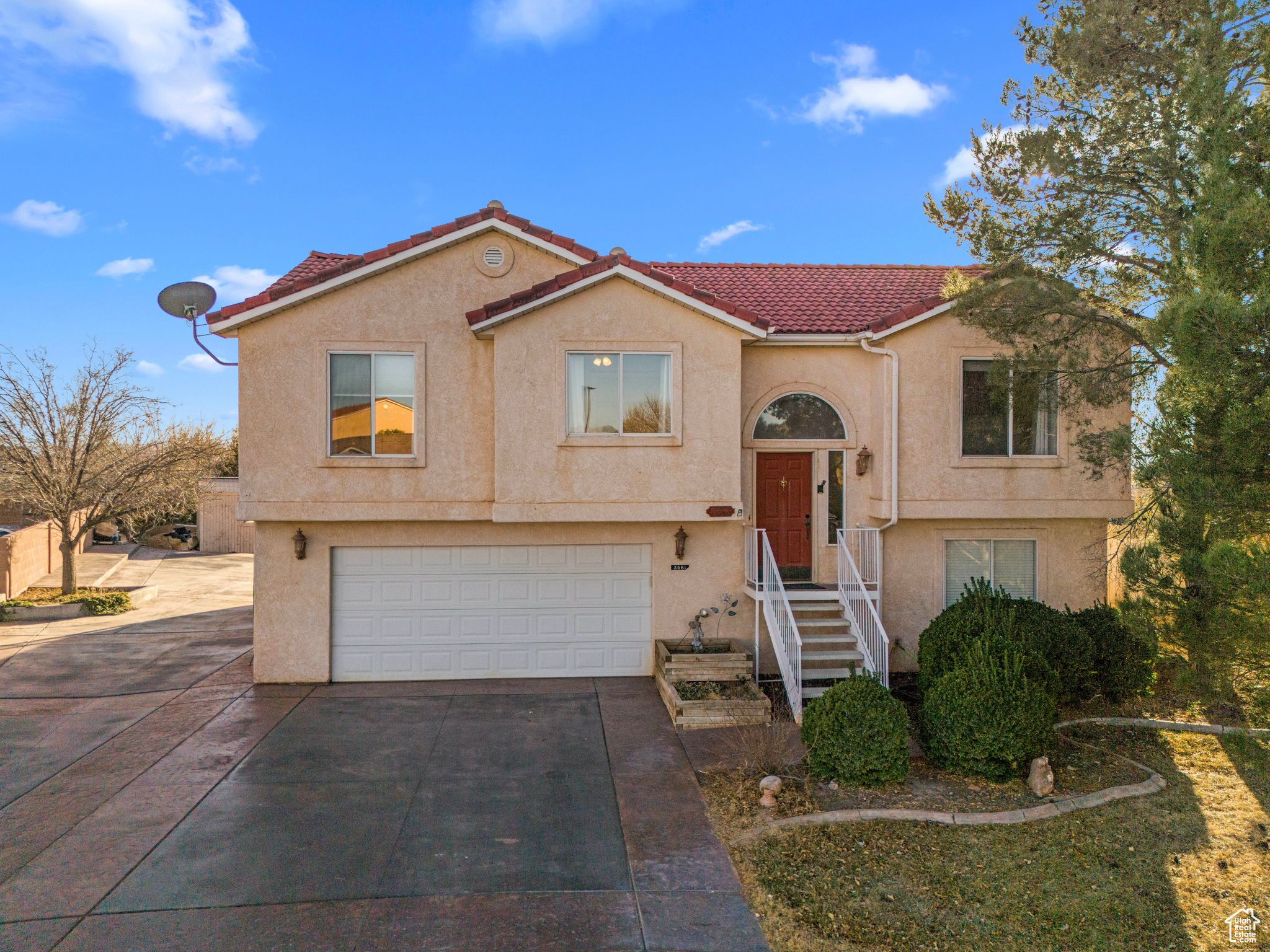 CANYON RIDGE - Residential