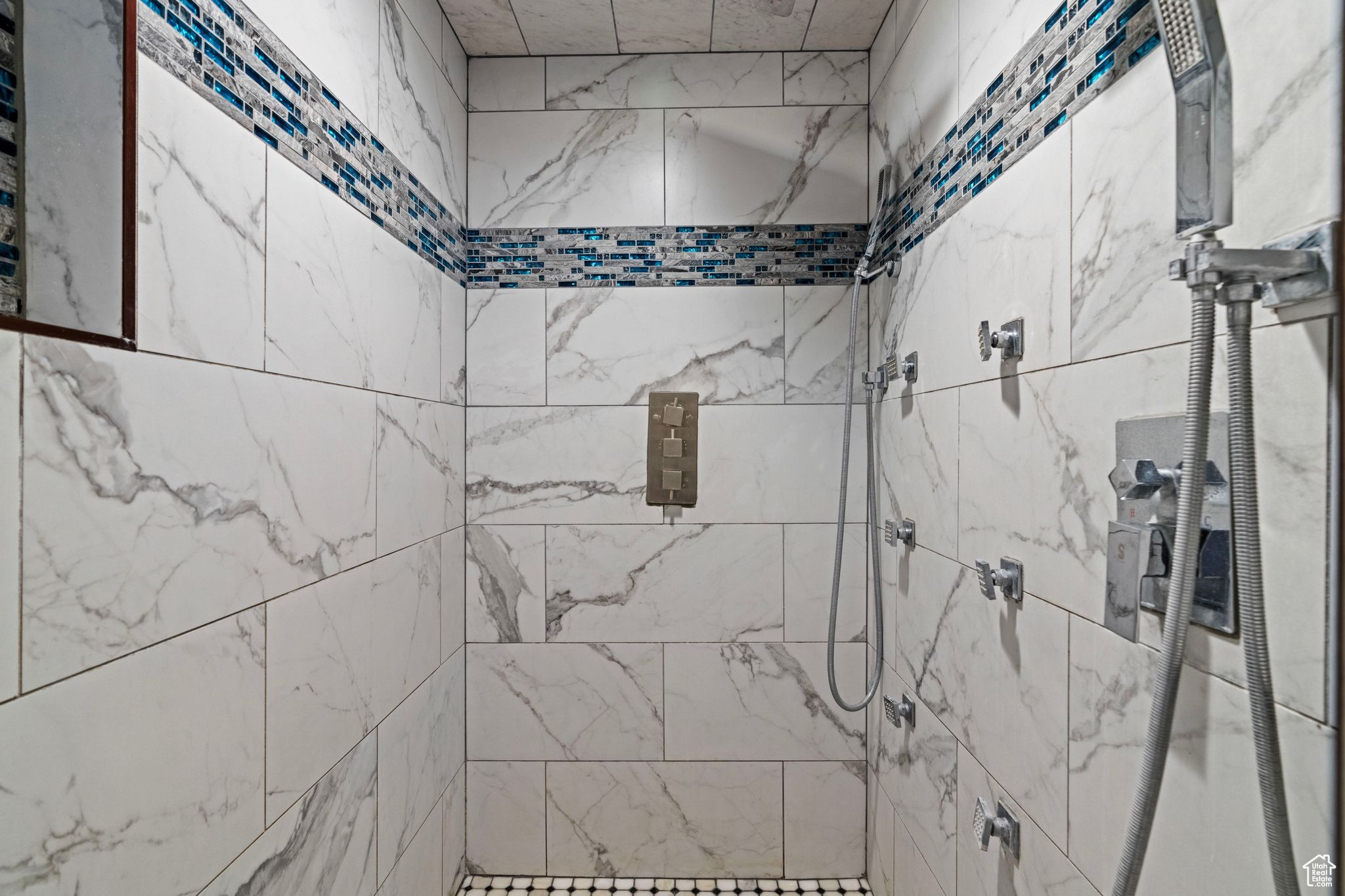 CANYON RIDGE - Residential