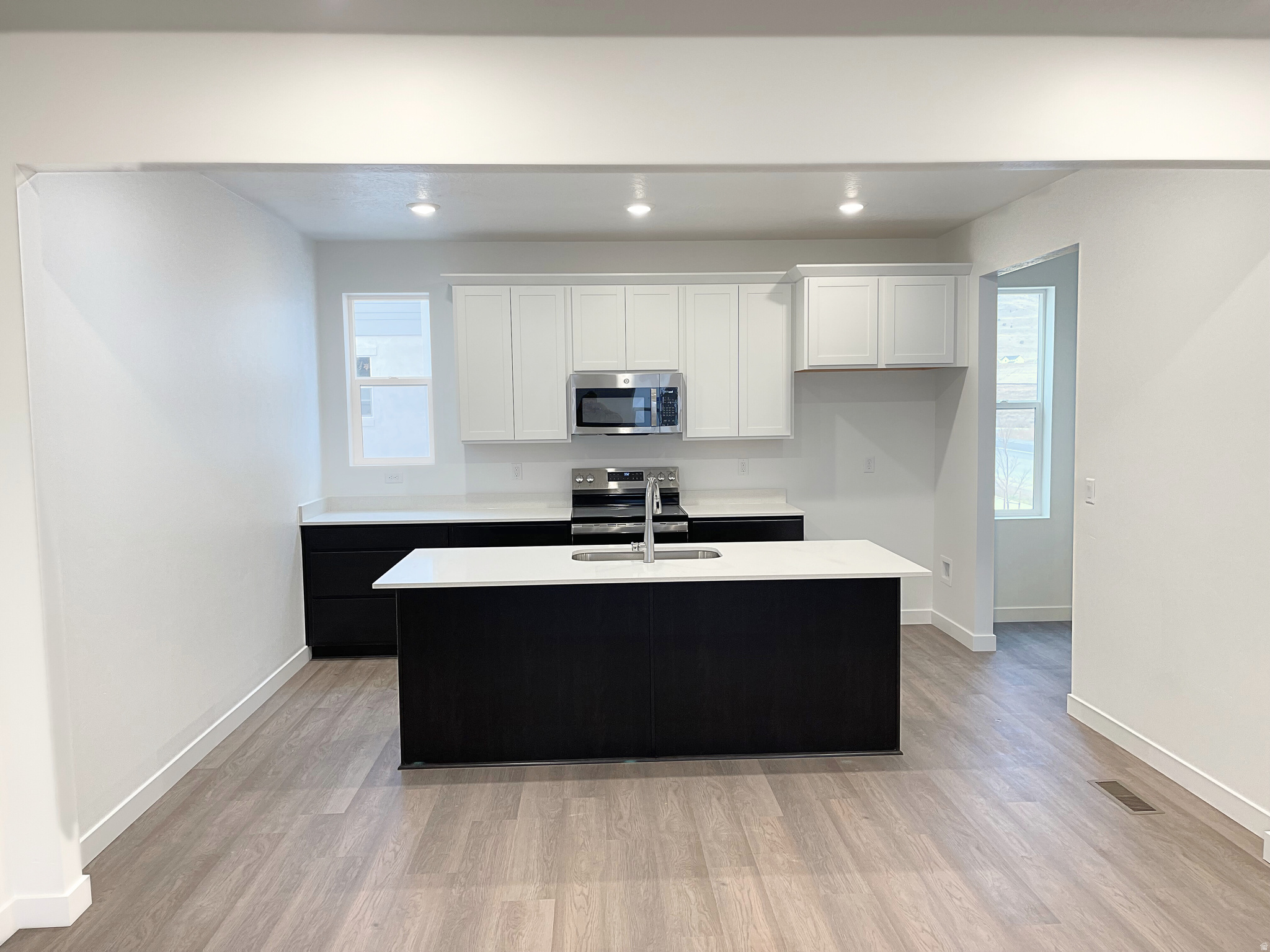 DESTINATION HOMES - Residential