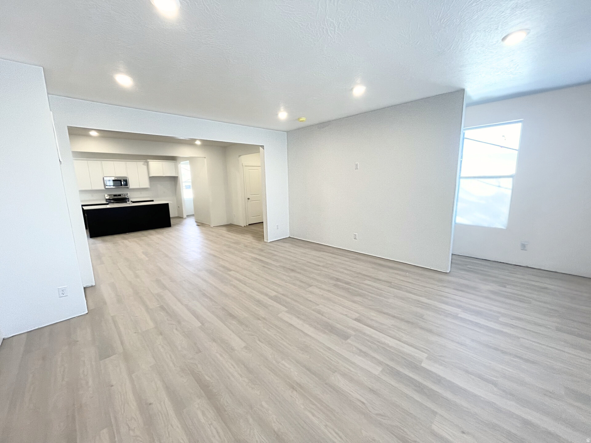 DESTINATION HOMES - Residential