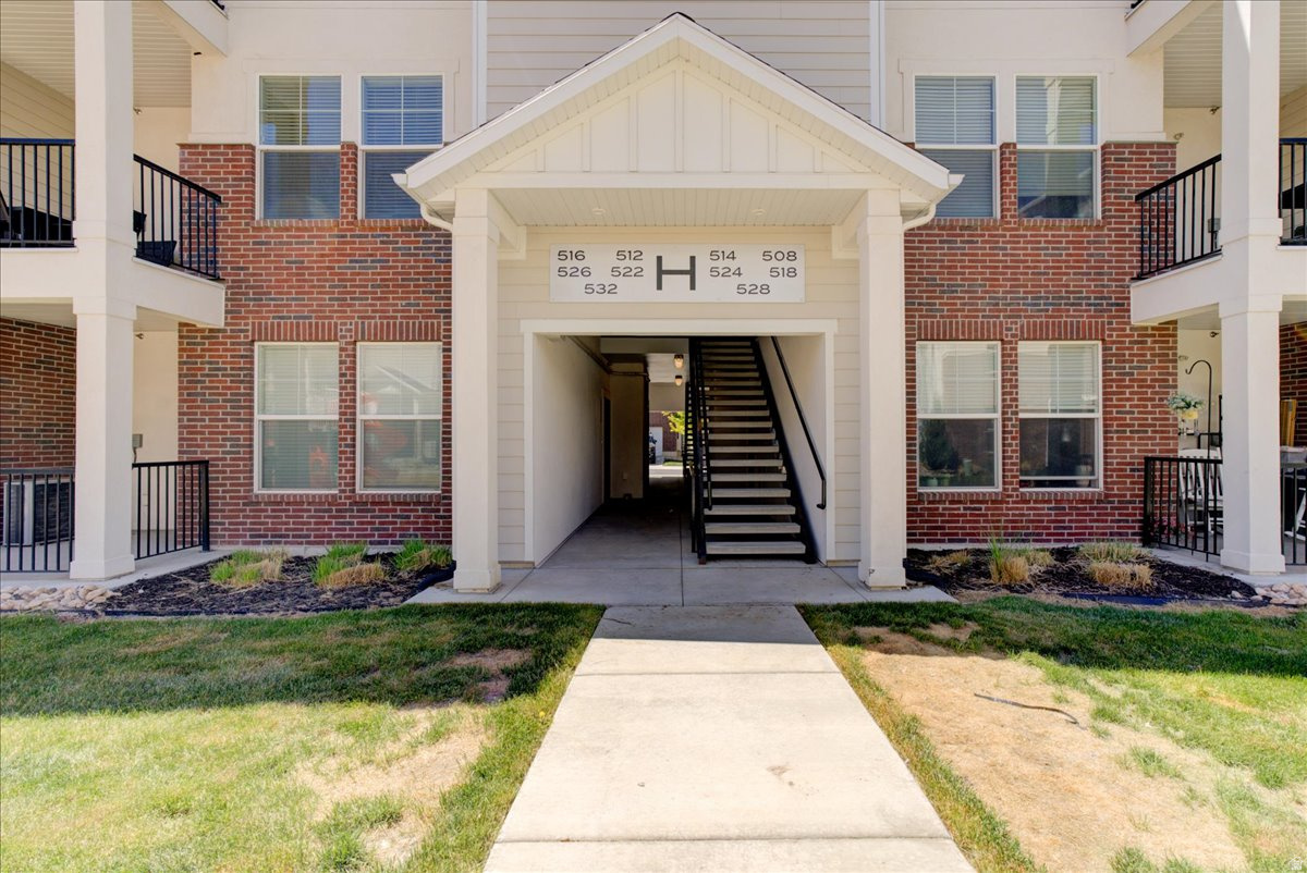 LAKE FRONT - Residential