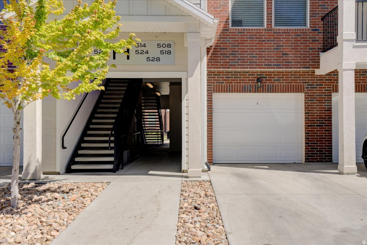 LAKE FRONT - Residential
