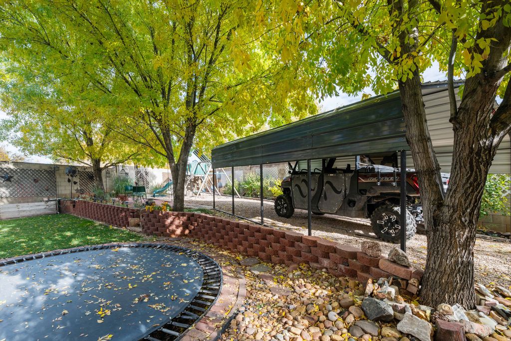 Photo of 375 S 800 W, Hurricane, UT 84737 (MLS # 2136173)