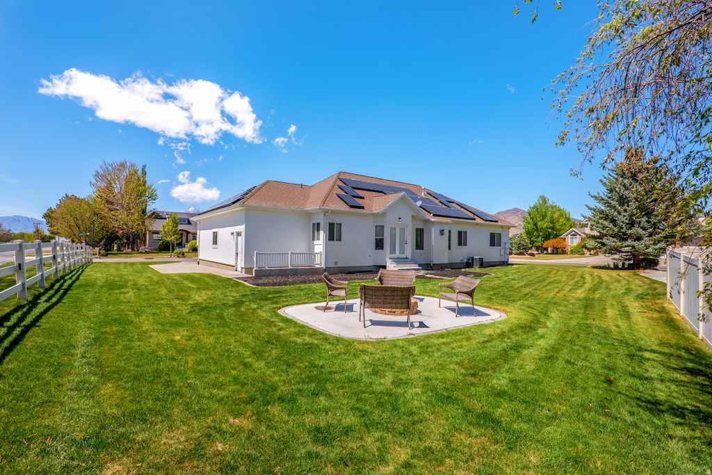 Photo of 10416 N CANTERBURY DR, Highland, UT 84003 (MLS # 2153338)