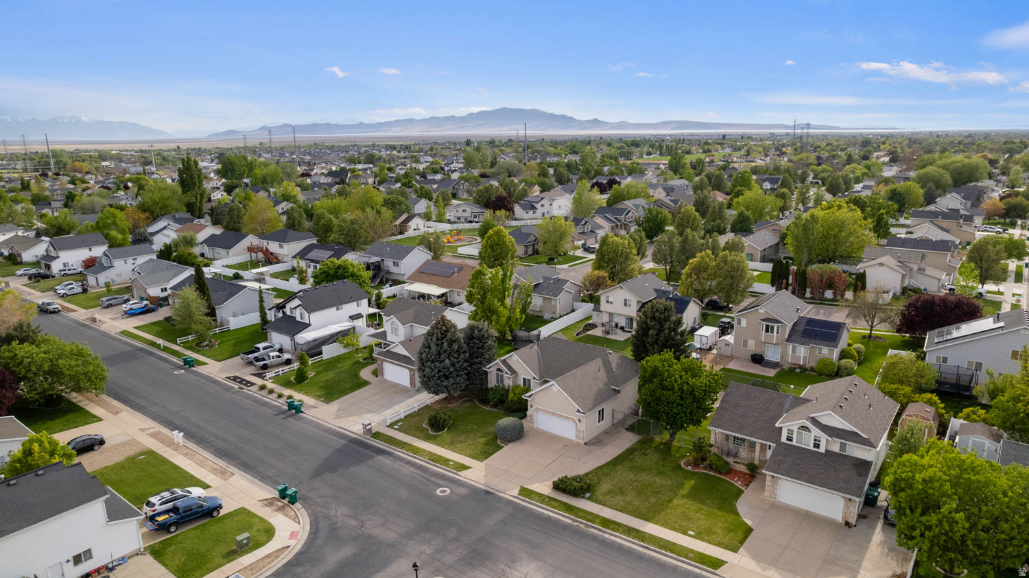 WINDSOR MEADOWS - Residential