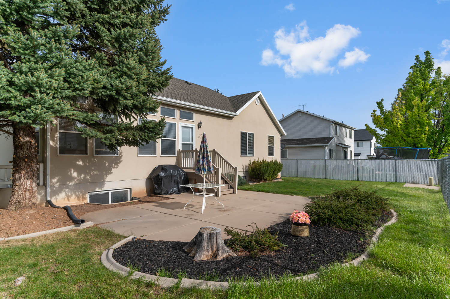 WINDSOR MEADOWS - Residential
