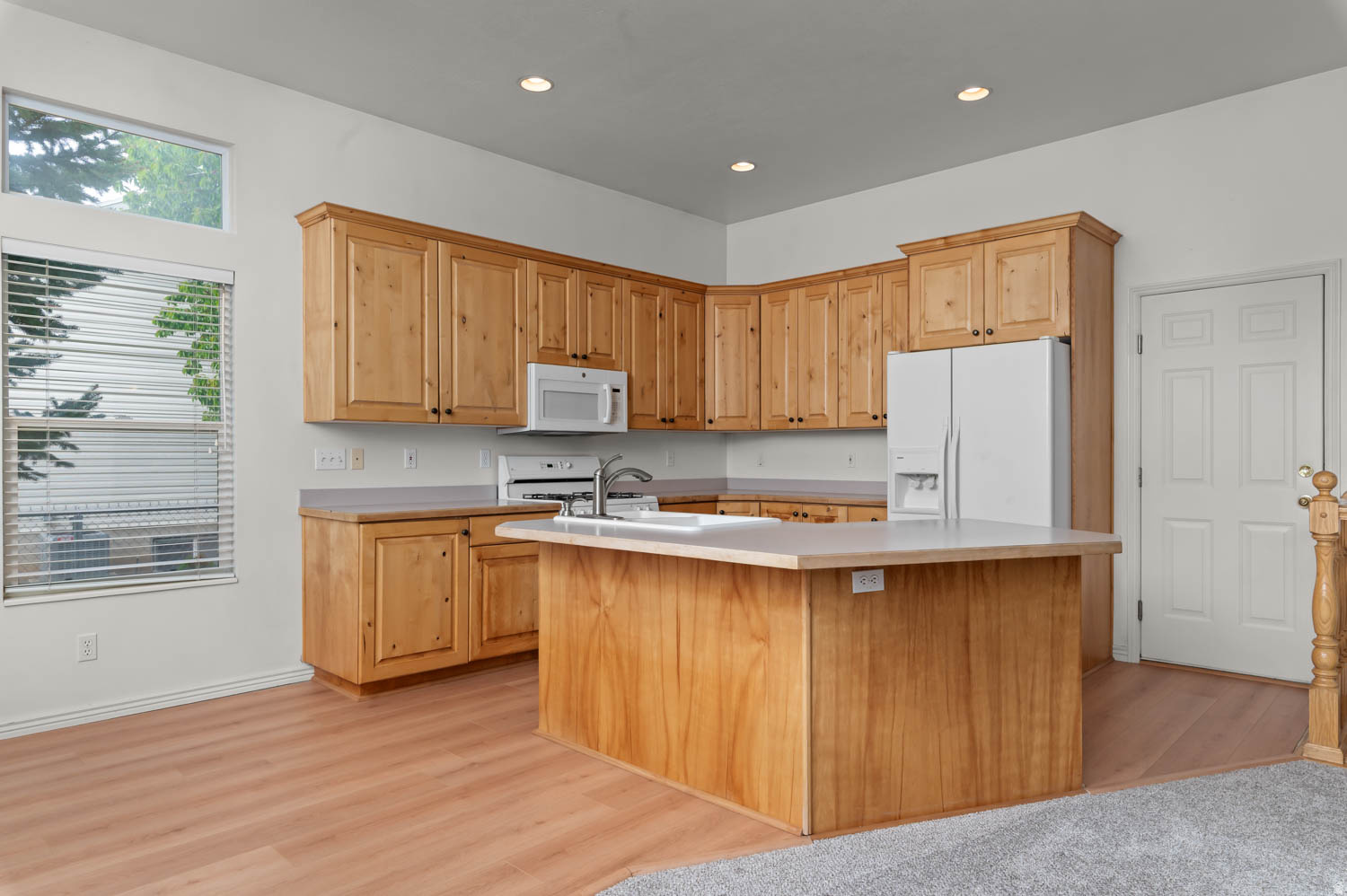 WINDSOR MEADOWS - Residential