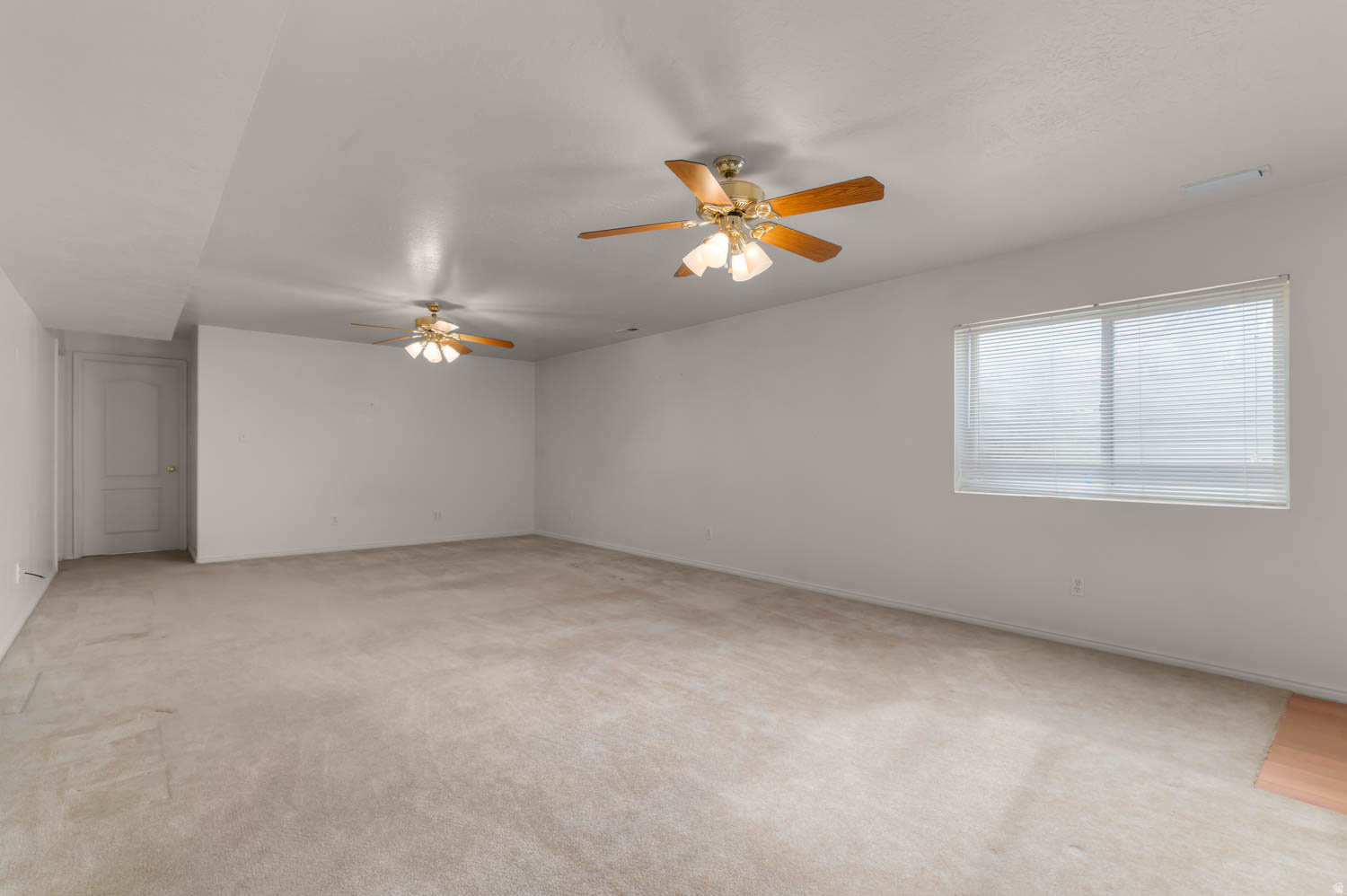 WINDSOR MEADOWS - Residential