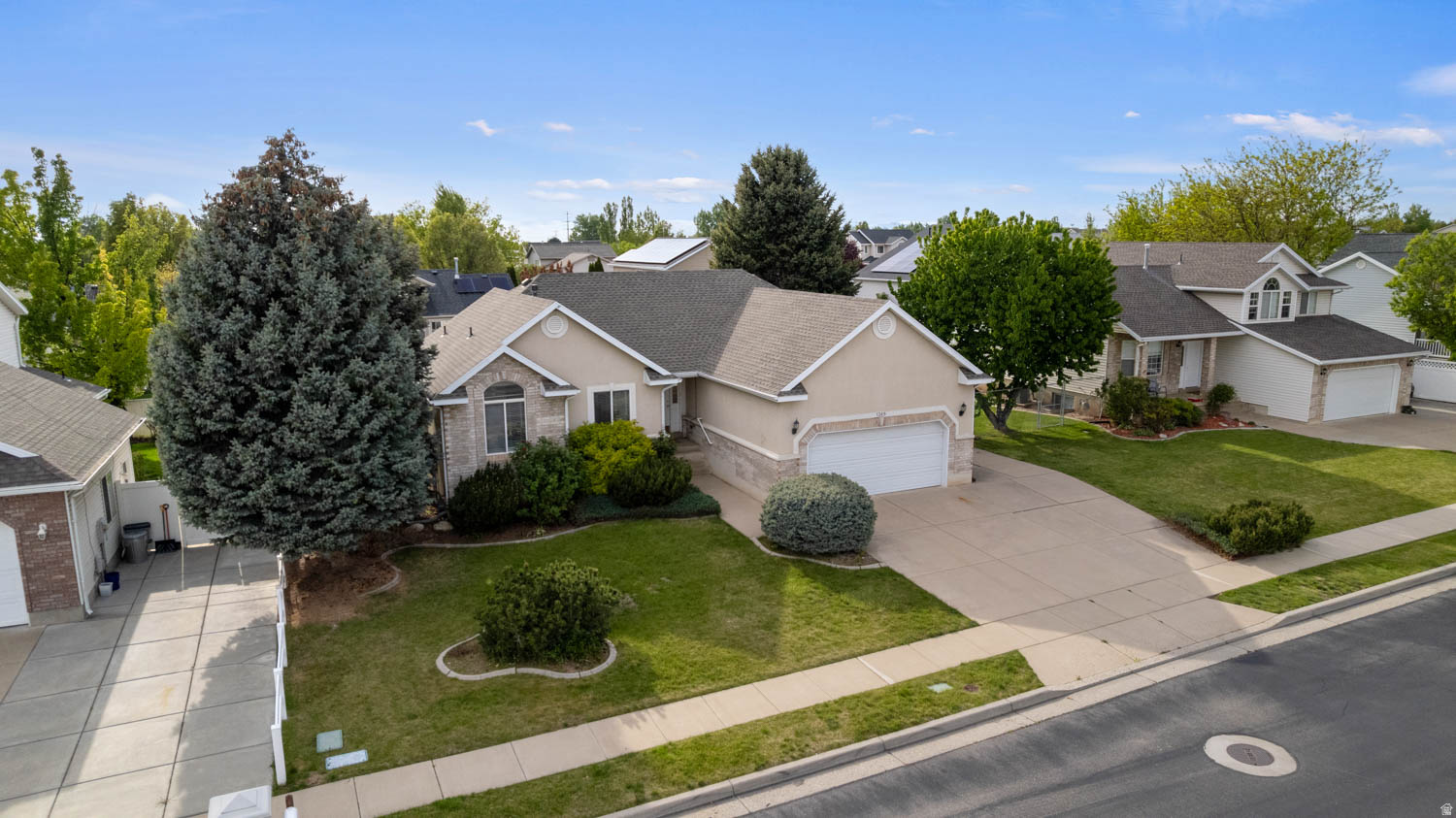 WINDSOR MEADOWS - Residential
