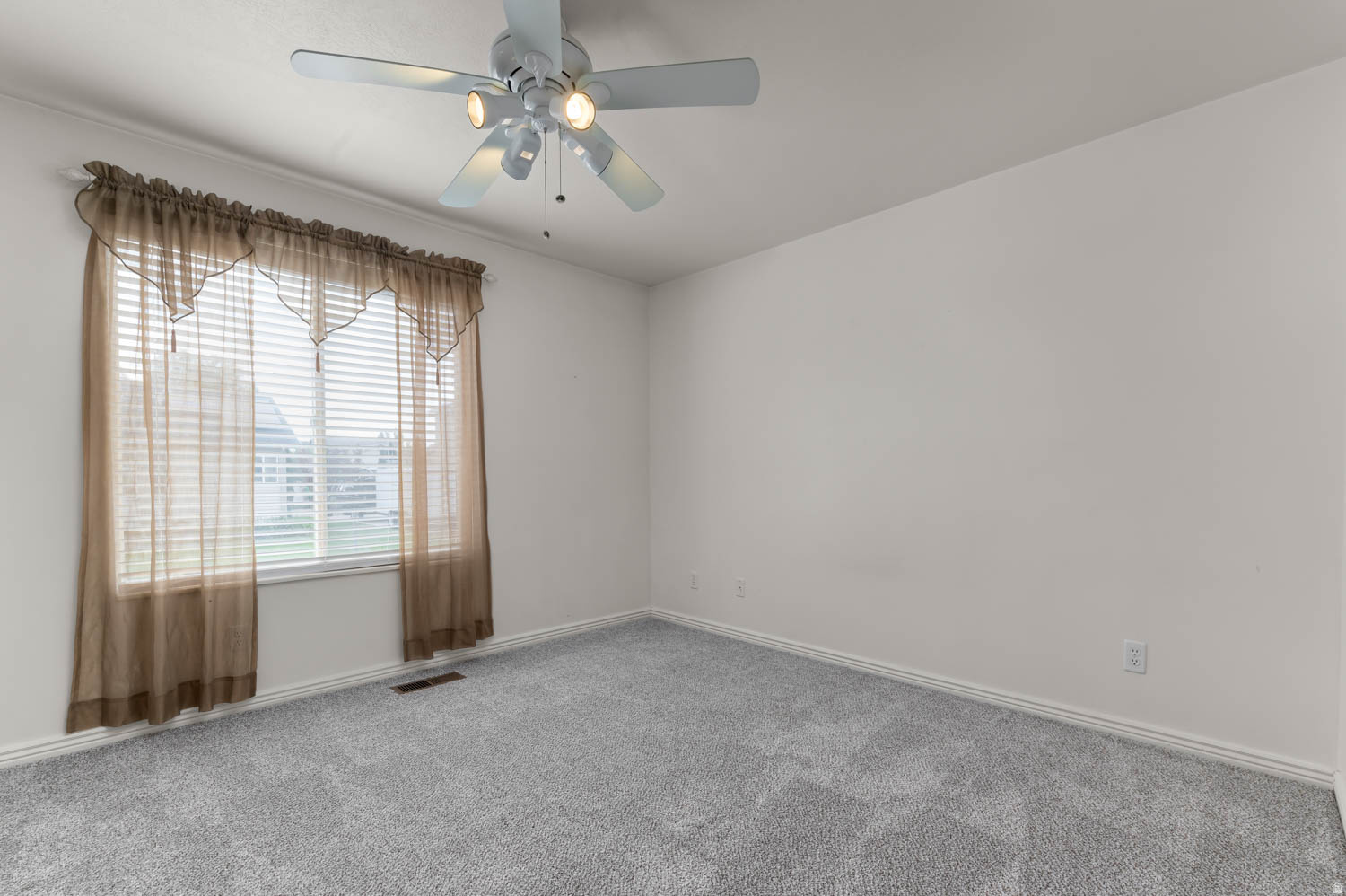 WINDSOR MEADOWS - Residential