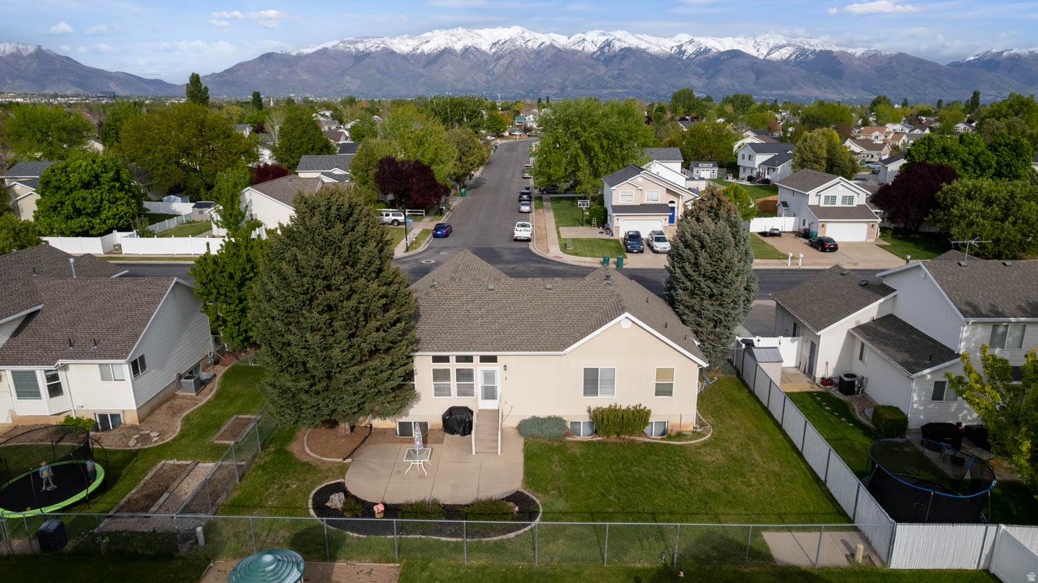 WINDSOR MEADOWS - Residential