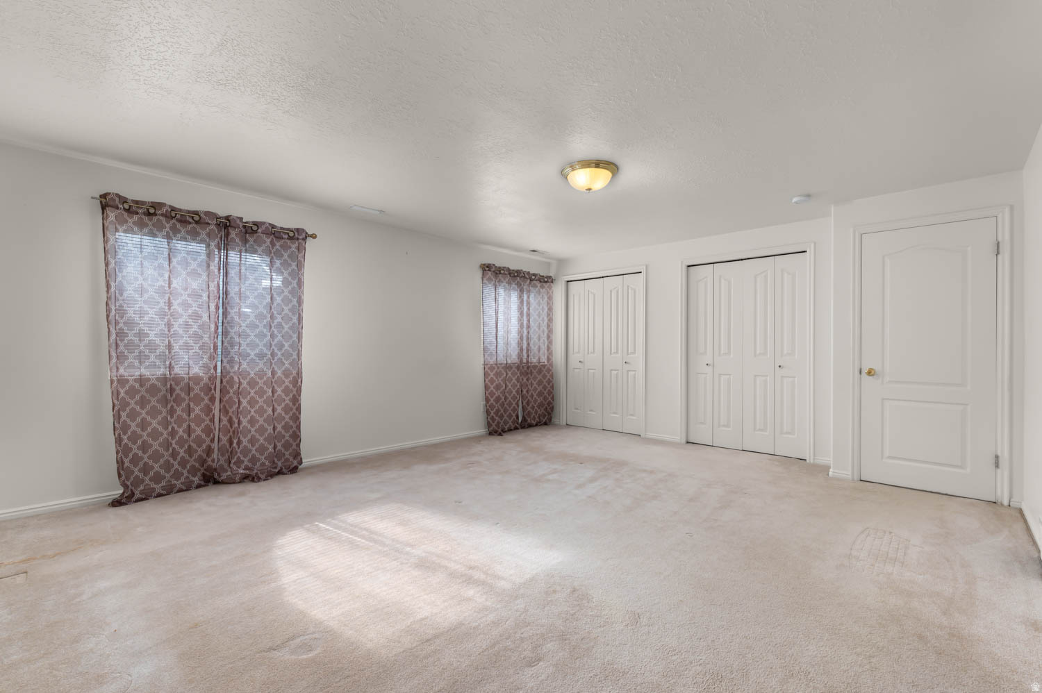 WINDSOR MEADOWS - Residential