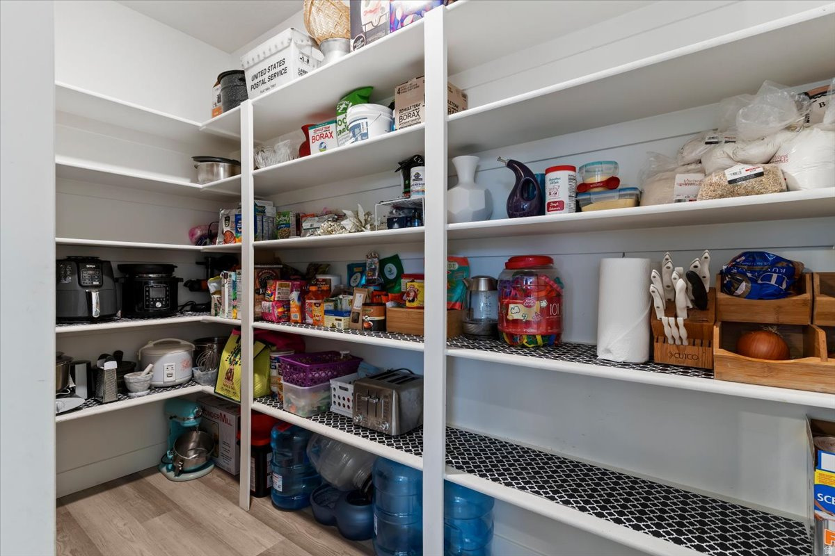 WILLOW FLATS - Residential