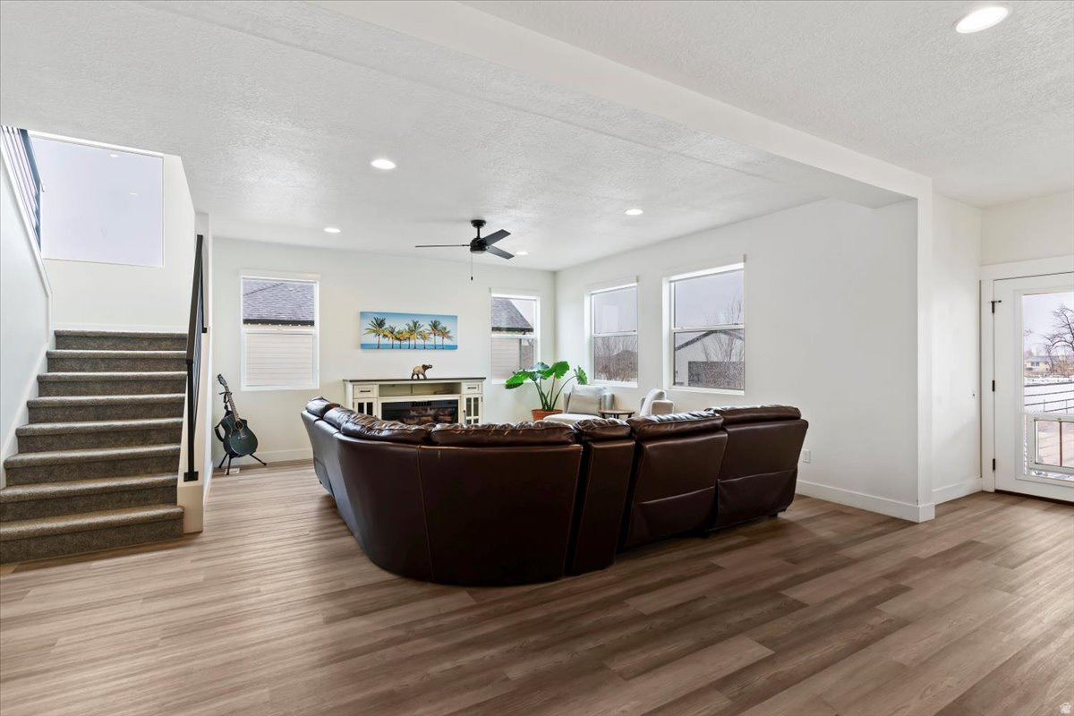 WILLOW FLATS - Residential