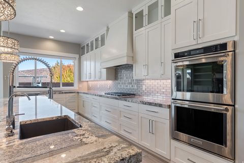 Tiny photo for 2334 S LAST CHANCE DR, Washington, UT 84780 (MLS # 2127274)