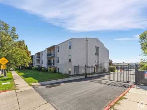Condo For Sale - 1861 W 600<br/> Salt Lake City, UT 84116