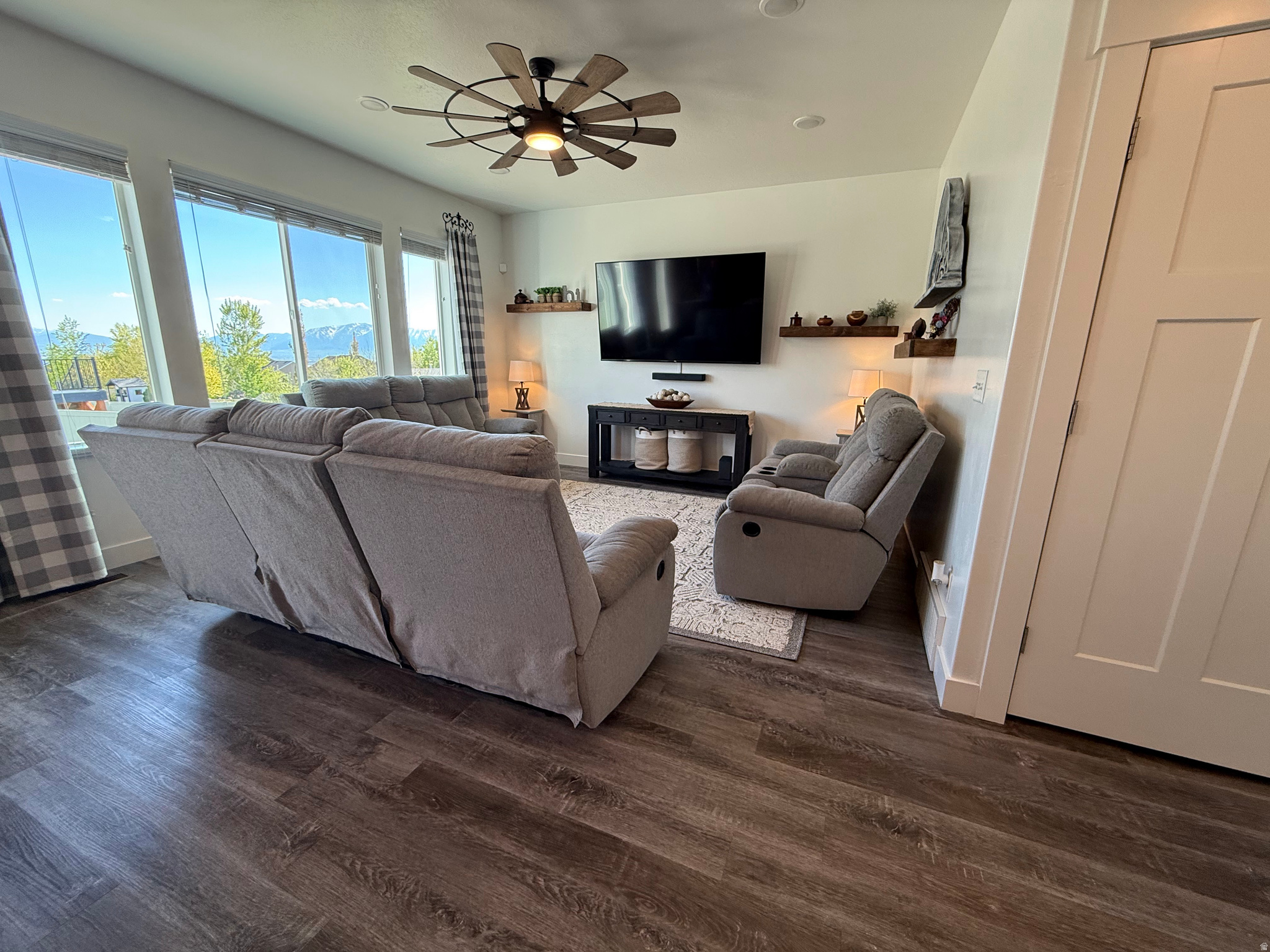 SMITHFIELD RIDGES - Residential