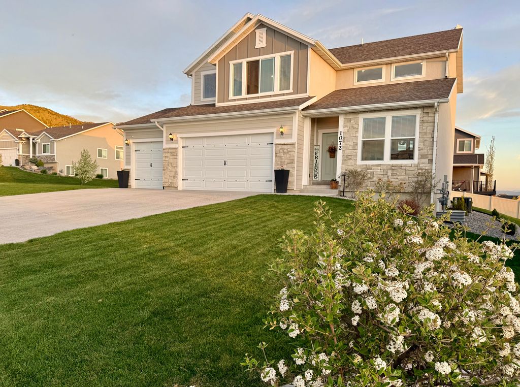 Photo of 1072 E 480 S, Smithfield, UT 84335 (MLS # 2142667)