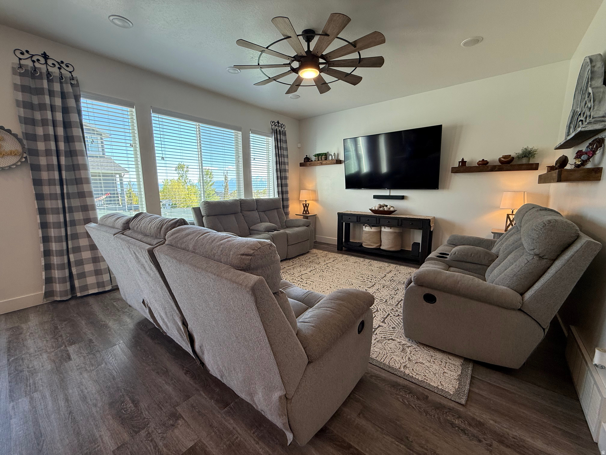 SMITHFIELD RIDGES - Residential