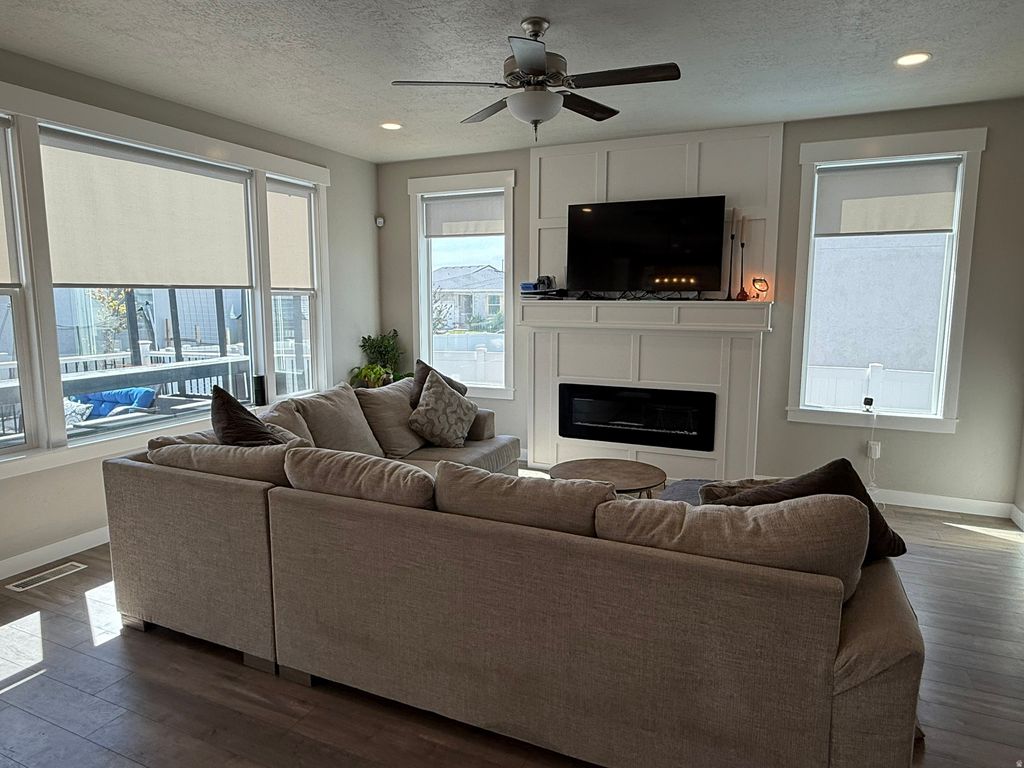 Photo of 1754 E 1560 N, Spanish Fork, UT 84660 (MLS # 2145920)
