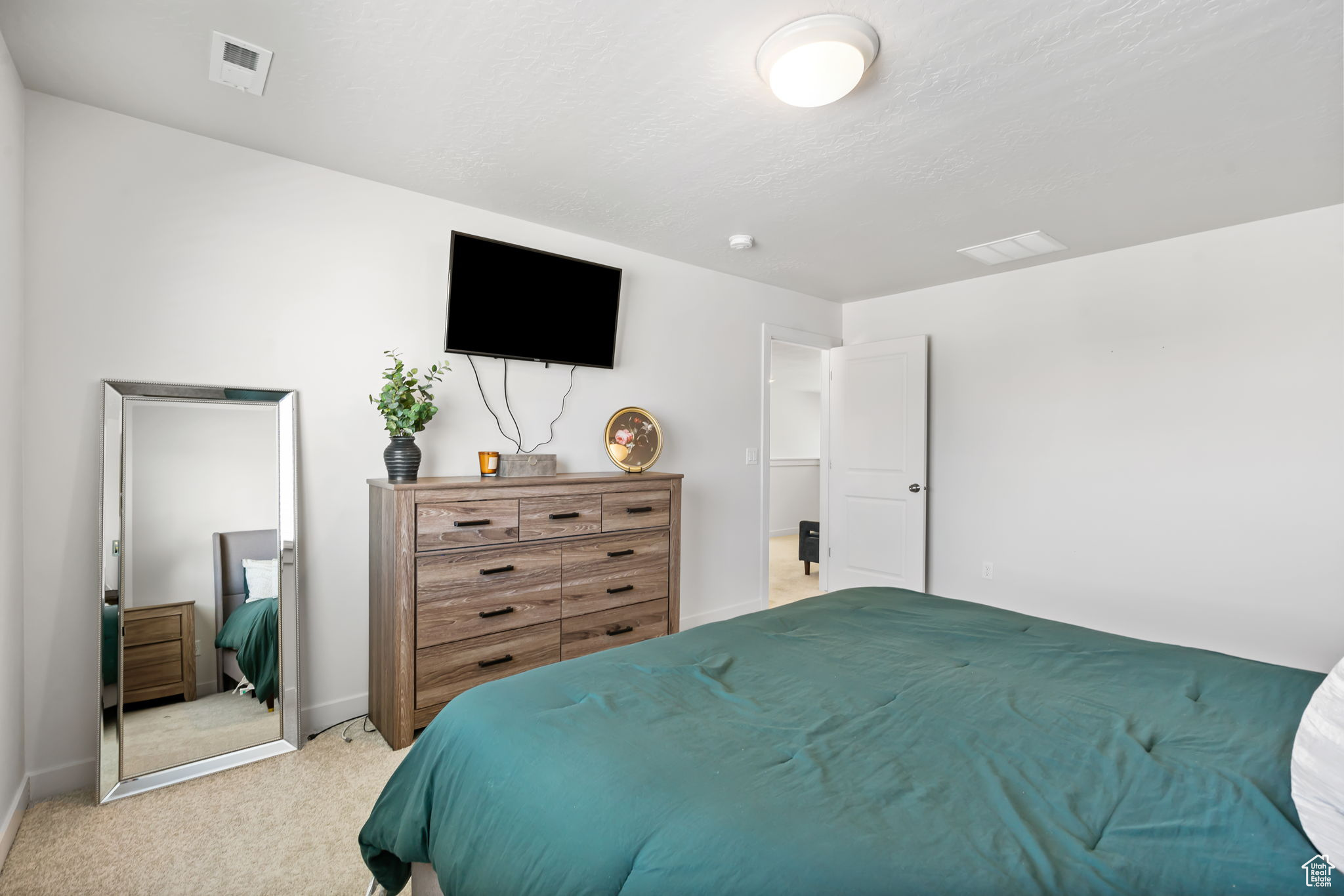 WOODHOLLOW ESTATES - Residential