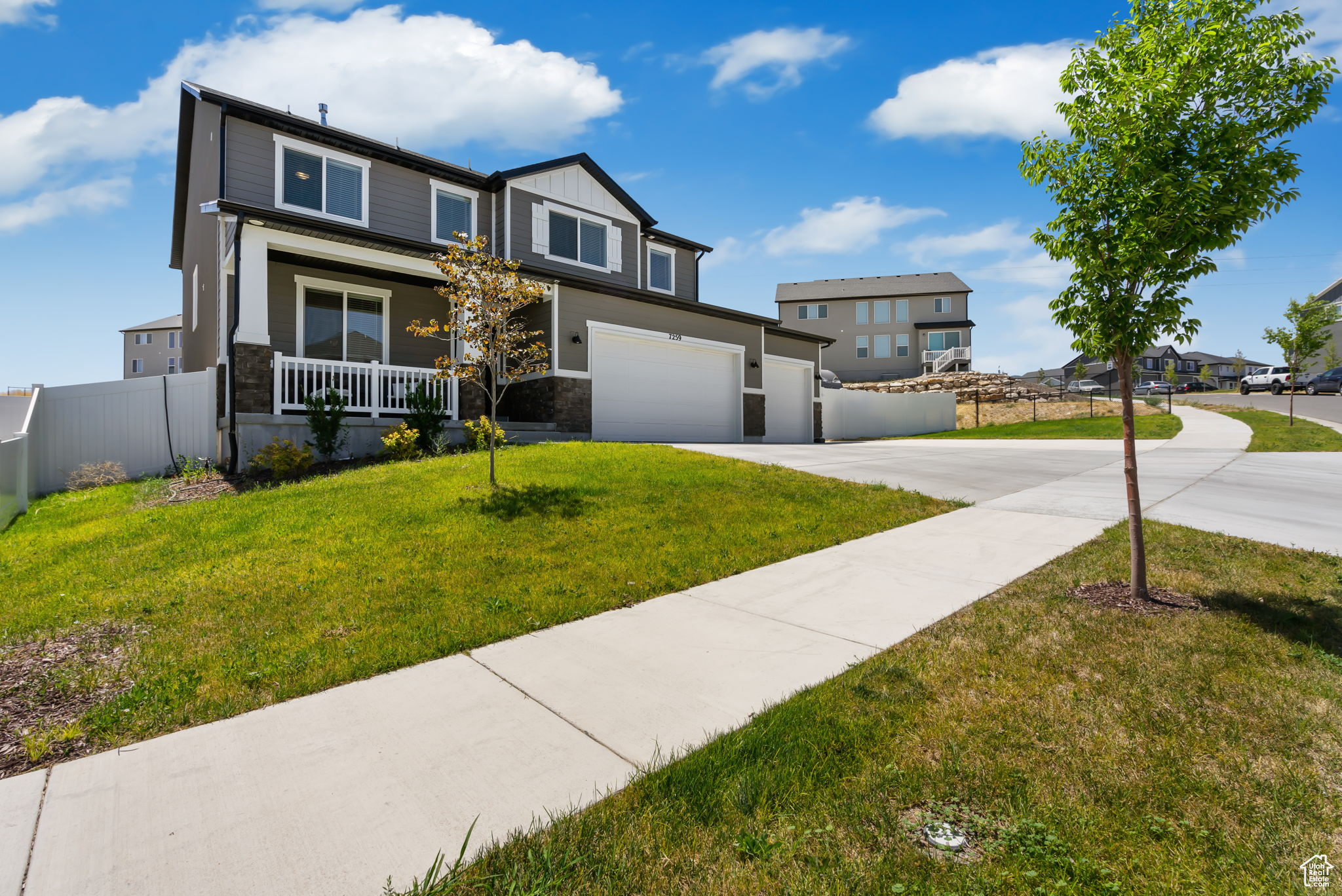 WOODHOLLOW ESTATES - Residential