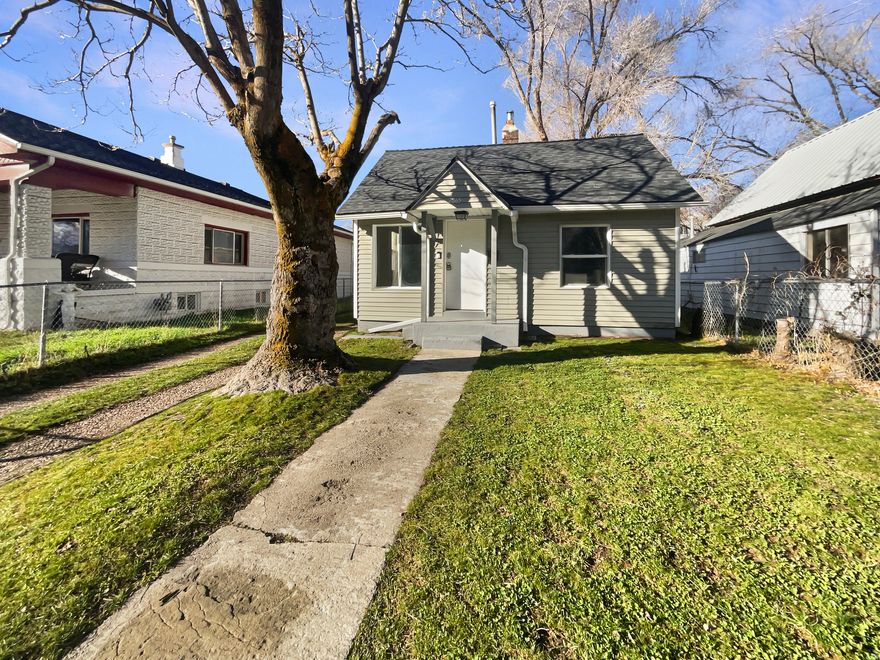 Welcome to 2865 Pingree Ave, a property that exudes charm and sophistication. The heart of this home is the kitchen, boasting an accent backsplash that adds a touch of elegance and style. The property also features a fenced-in backyard, providing a private outdoor space for relaxation and enjoyment. This home is a perfect blend of comfort and style, offering a unique living experience. Don't miss out on the opportunity. Included 100-Day Home Warranty with buyer activation