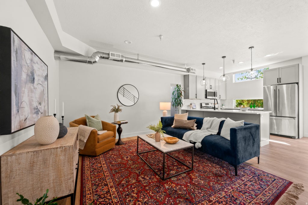 Photo of 465 N BEAUMONT CT W, Salt Lake City, UT 84116 (MLS # 2184687)