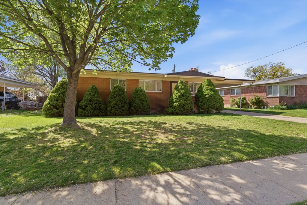 Photo of 1005 S JACKSON AVE E, Ogden, UT 84404 (MLS # 2150166)